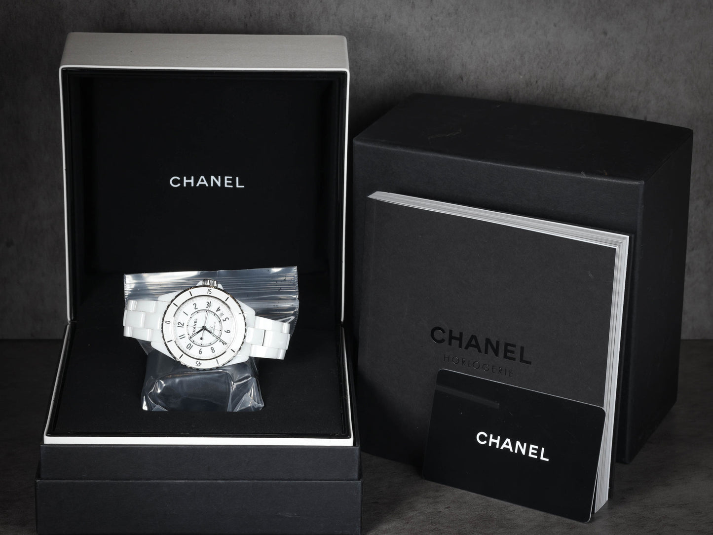 Preowned Chanel J12 H5700 38mm 2020s | Crown Vintage Watches