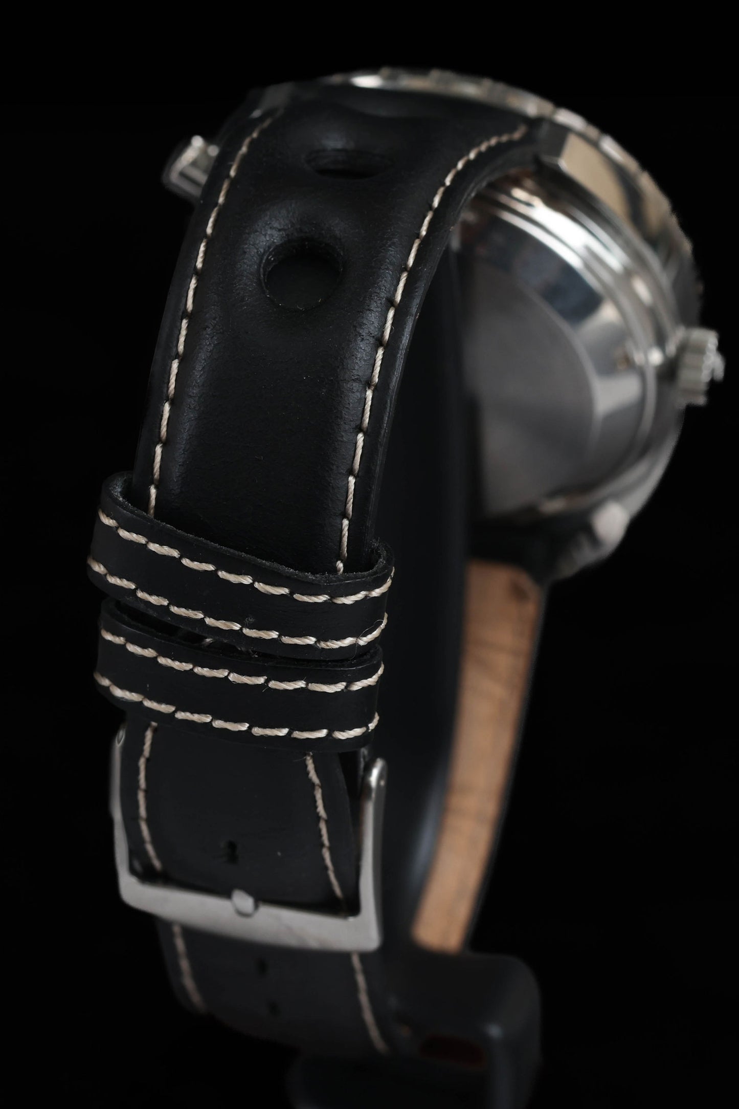 Pre owned vintage Heuer Autavia ref 15630 42mm 1972 | Crown Vintage Watches