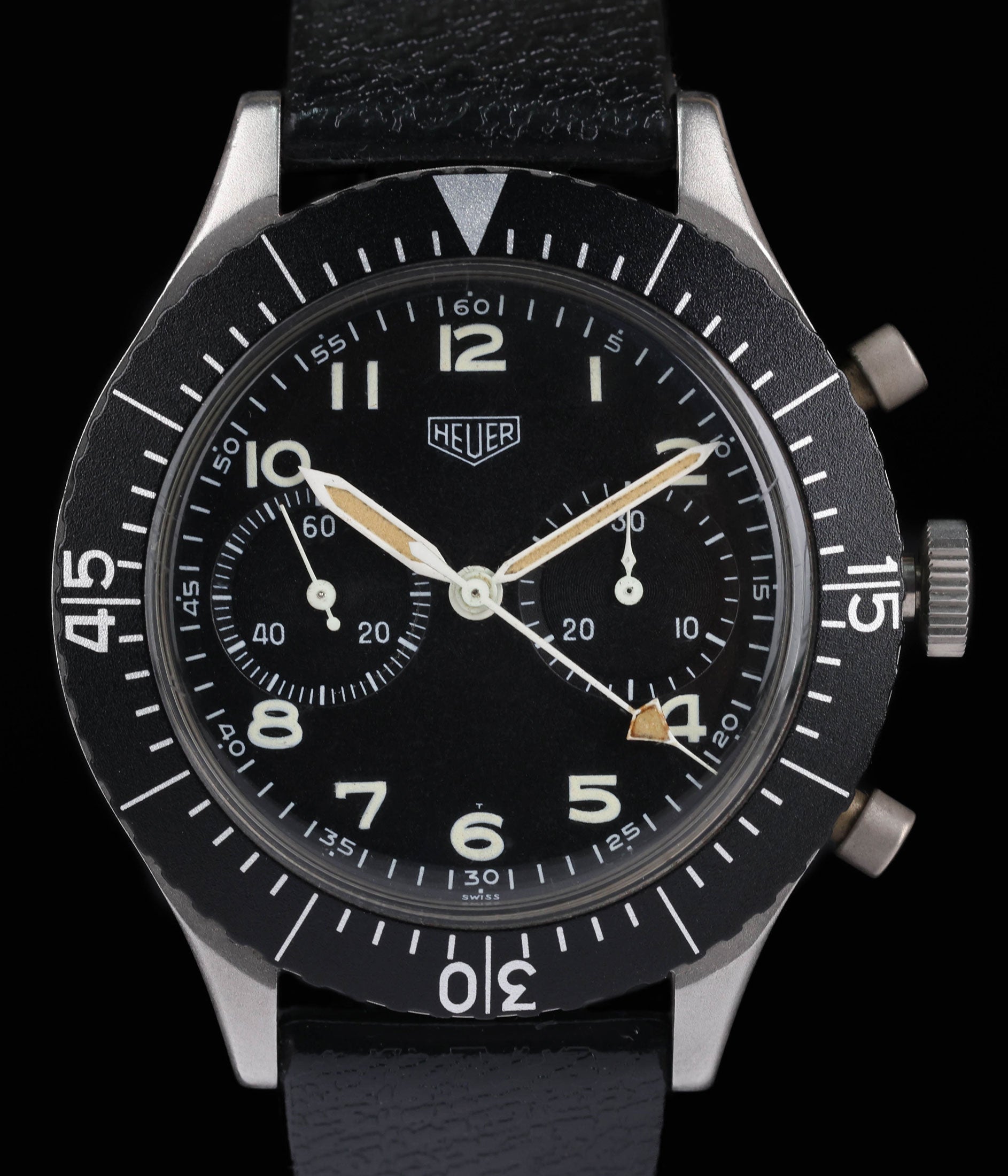 Pre-owned vintage Heuer Bundeswehr 1550SG 'Small T' 43mm 1970s | Crown Vintage Watches