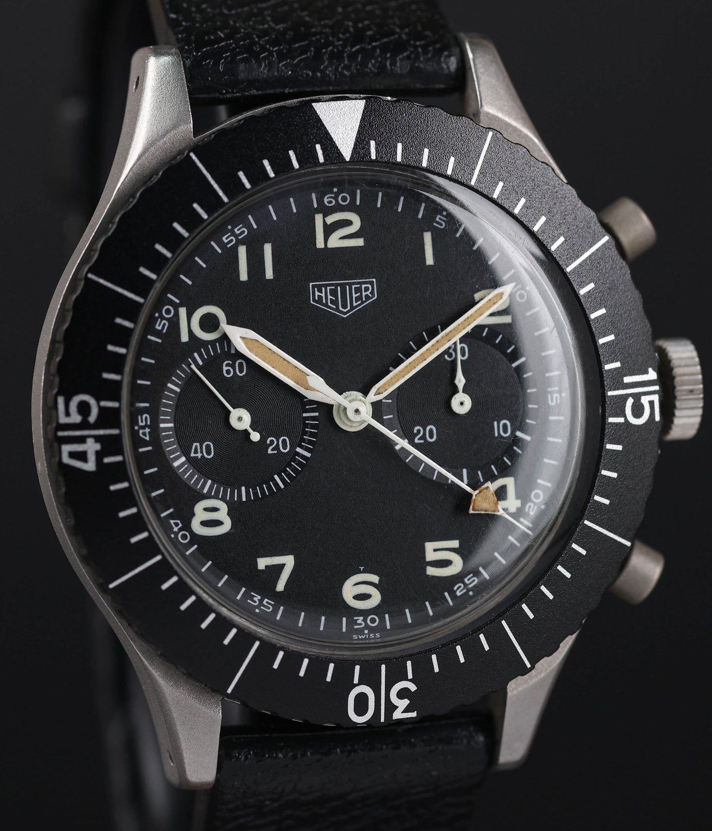 Pre-owned vintage Heuer Bundeswehr 1550SG 'Small T' 43mm 1970s | Crown Vintage Watches