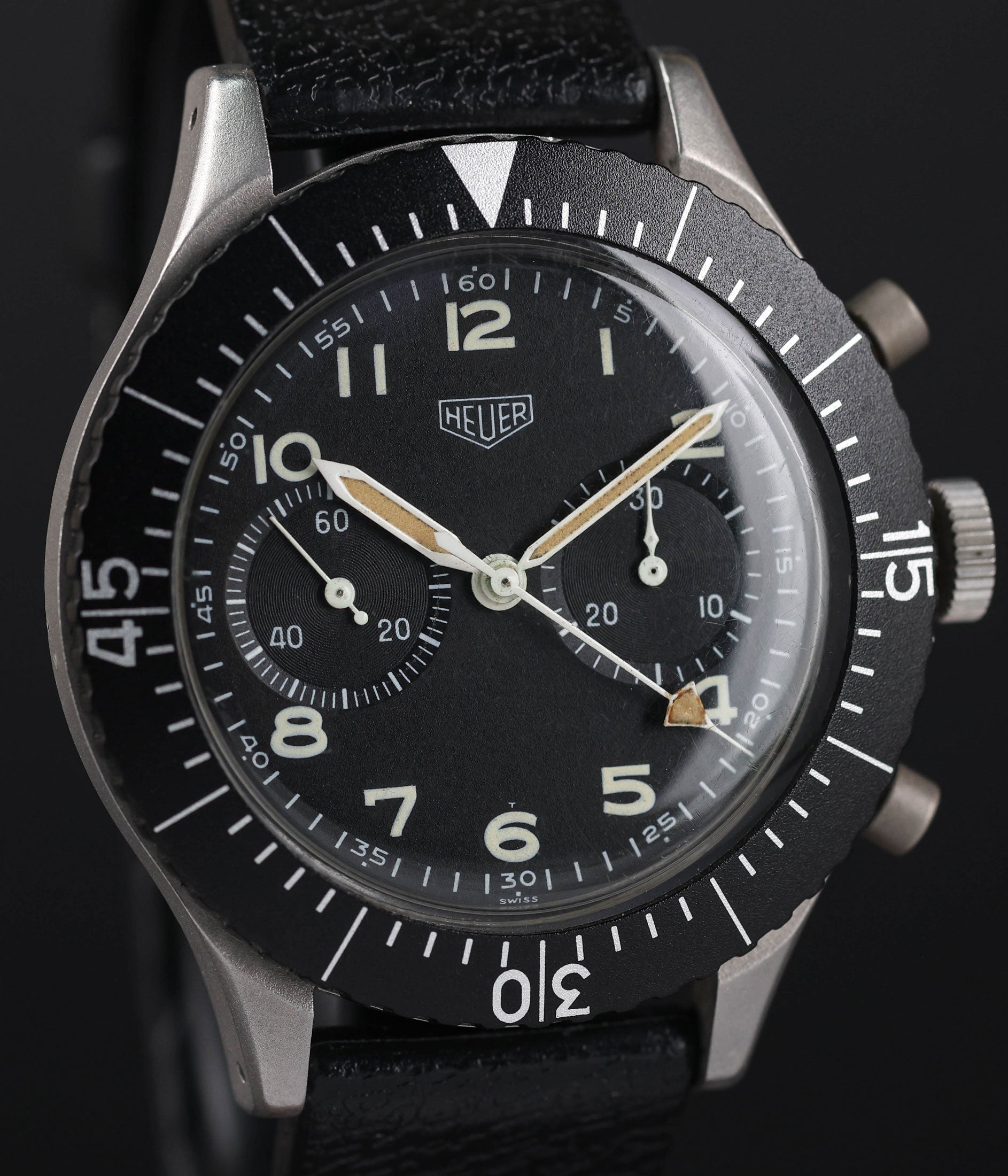 Pre-owned vintage Heuer Bundeswehr 1550SG 'Small T' 43mm 1970s | Crown Vintage Watches
