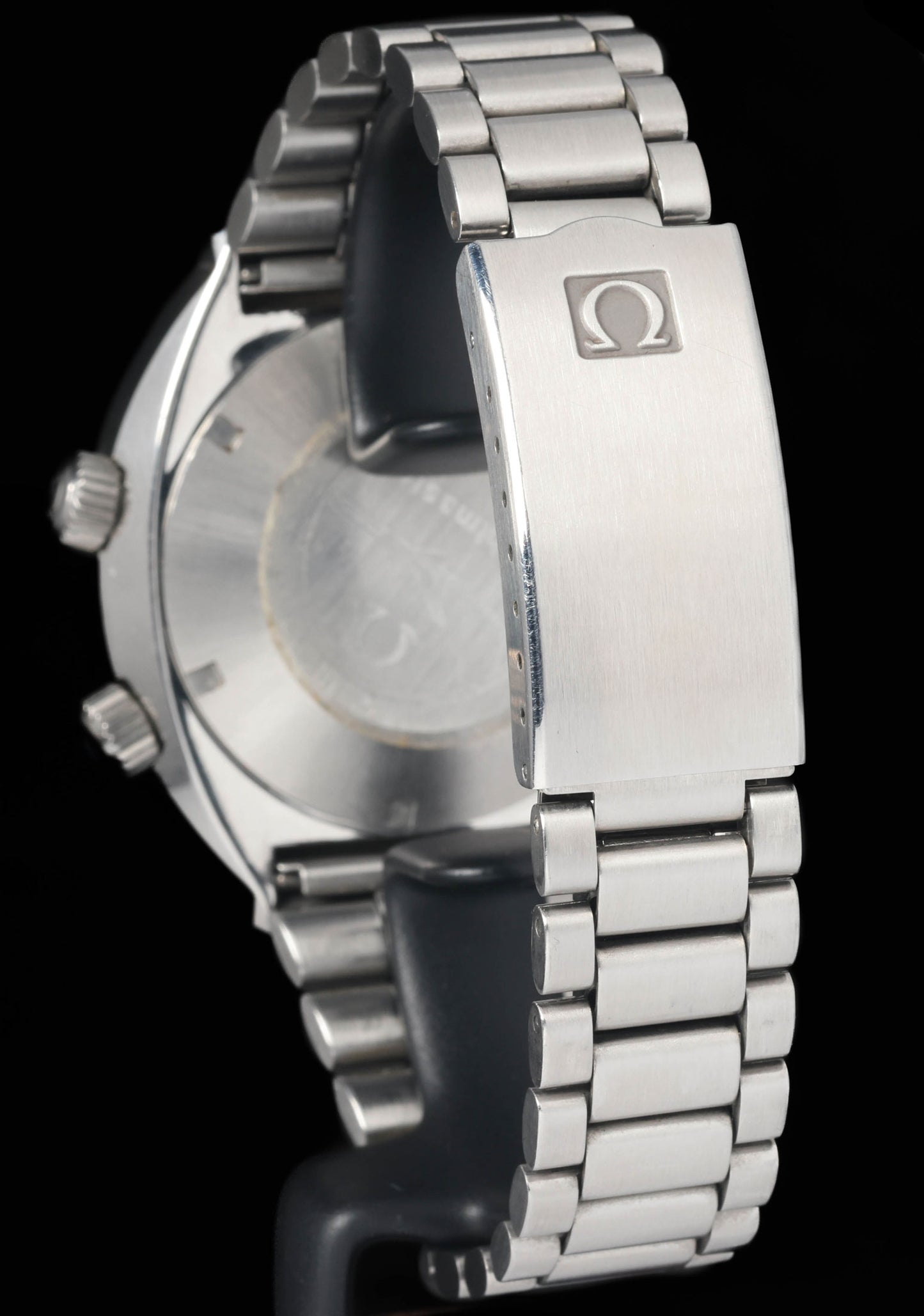 Preowned vintage Omega Flightmaster 145.026 44mm 1970s | Crown Vintage Watches