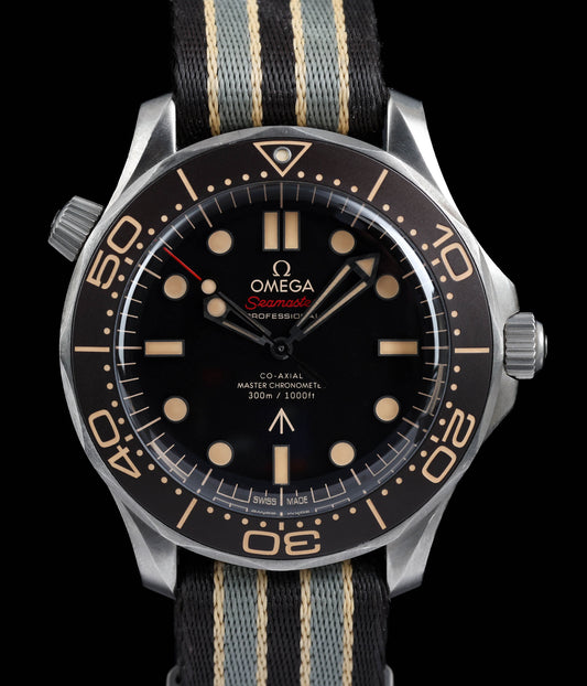 Pre-owned vintage Omega Seamaster 300M 'No time to Die' Ref 210.92.42.20.01.001 42MM 2021 | Crown Vintage Watches