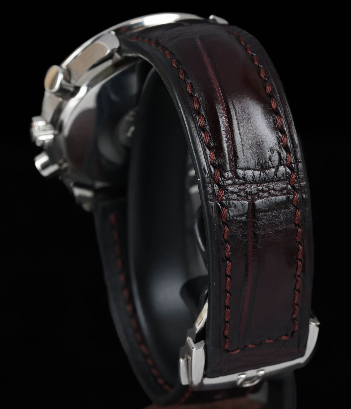 Pre-owned vintage Omega Speedmaster Reduced 'Red Schumacher' 39MM 3810.61.41 1995 | Crown Vintage Watches