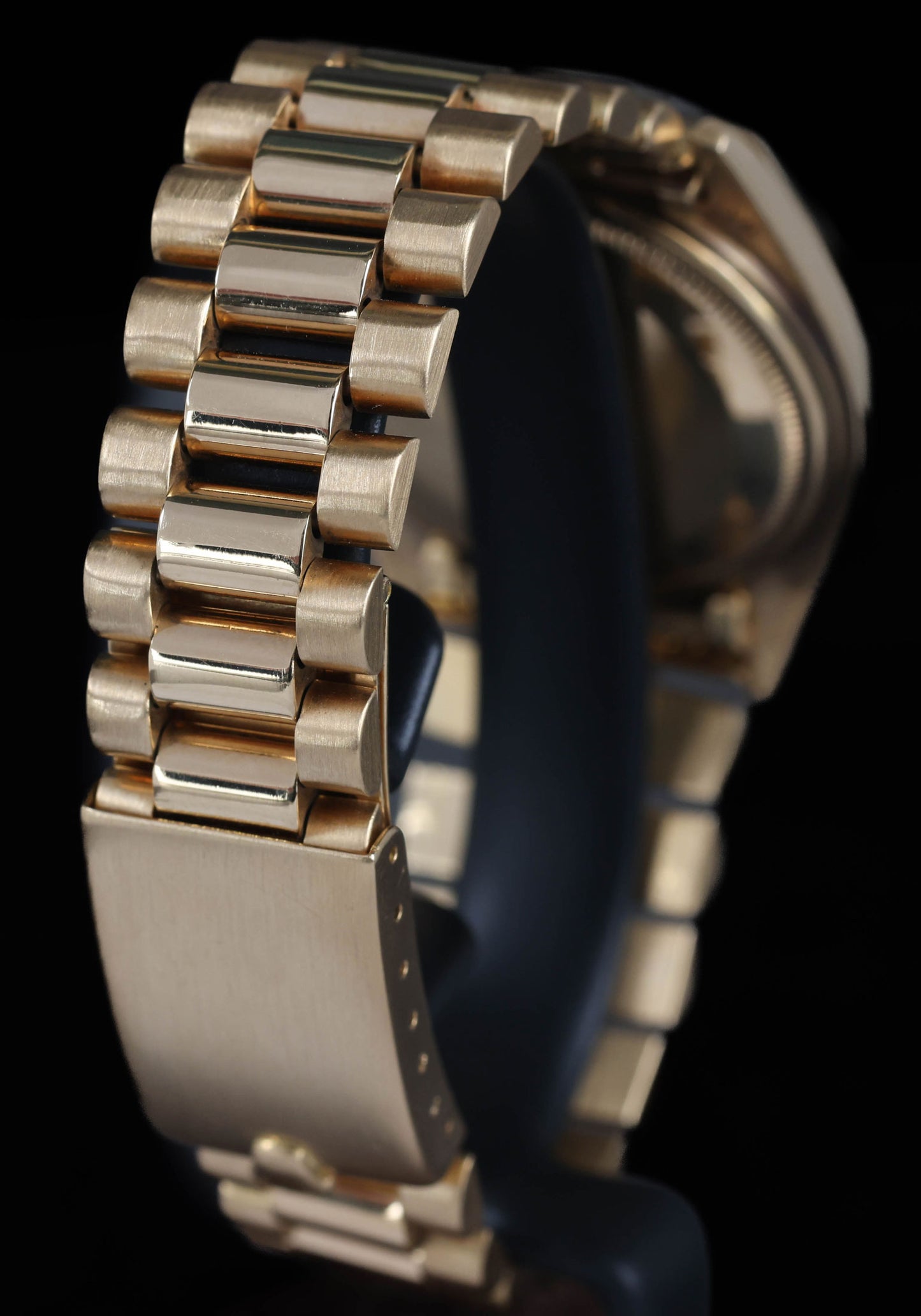 Pre-owned vintage Rolex Day-Date 1803 18K Yellow Gold 36MM 1974 | Crown Vintage Watches