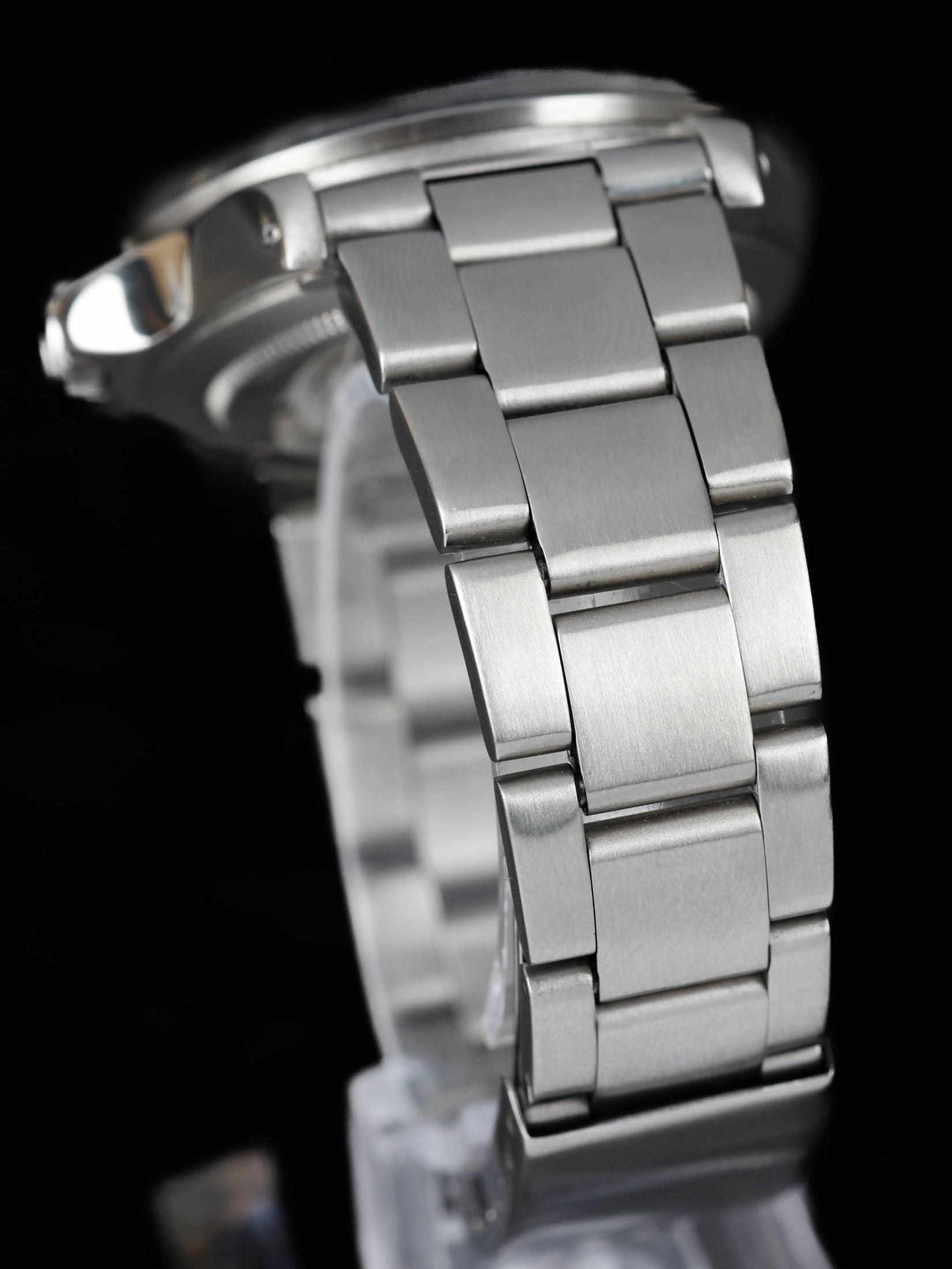 Pre-owned vintage Rolex Explorer II 1655 40MM 1978 Box & Papers | Crown Vintage Watches