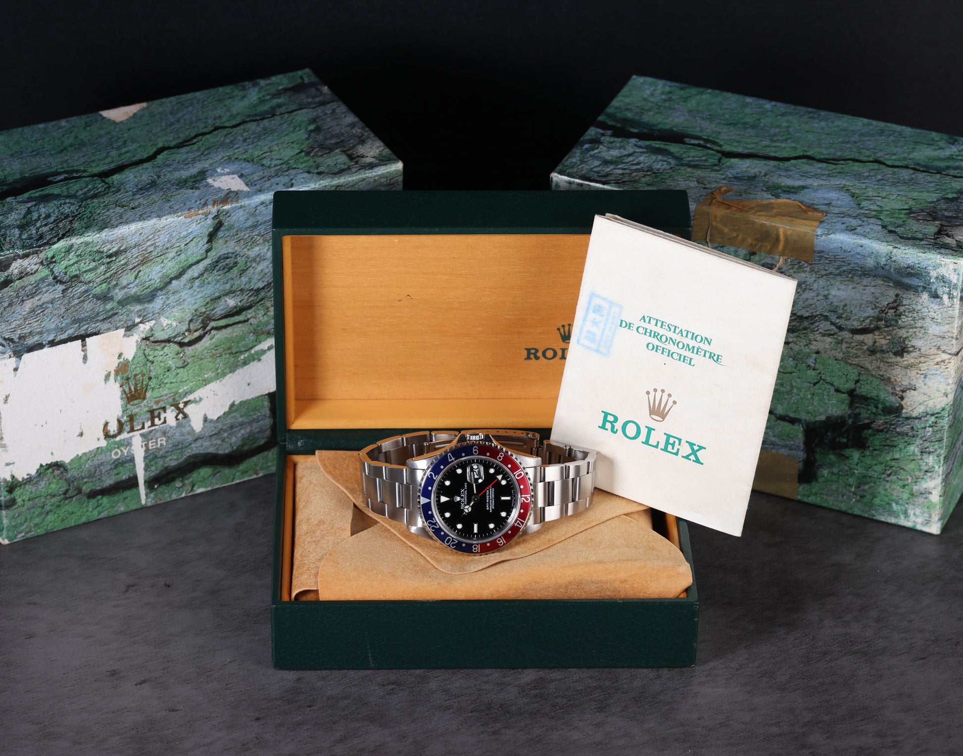 Pre-owned vintage Rolex GMT Master II 16710 40MM 1993 Box & Papers | Crown Vintage Watches