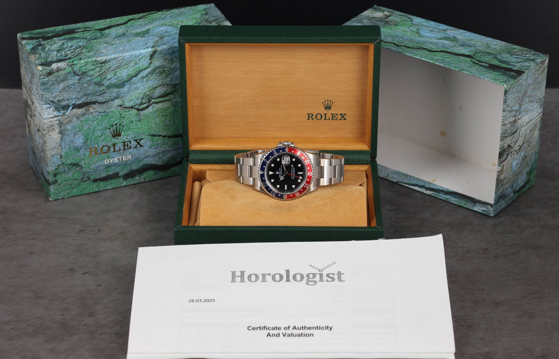 Pre-owned vintage Rolex GMT Master II 16710 Pepsi 40MM 2005 Box + Horologist Certificate | Crown Vintage Watches