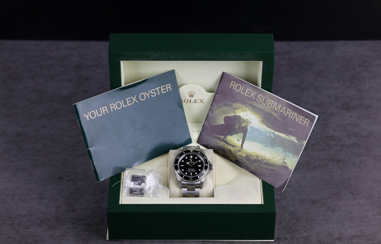 Rolex Sea Dweller 40MM 'Swiss Made' 16600 2007 | Crown Vintage Watches