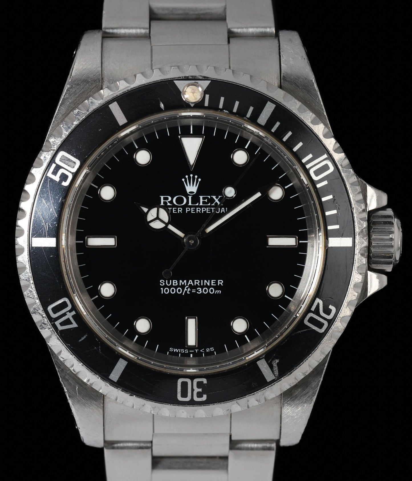 Pre-owned vintage Rolex Submariner 14060 40mm 1995 | Crown Vintage Watches