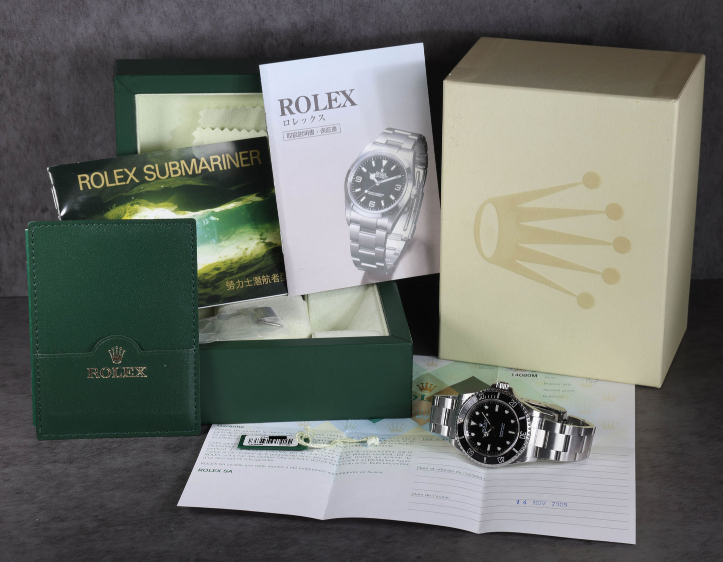 Pre-owned vintage Rolex Submariner 14060M 40mm 2005 | Crown Vintage Watches