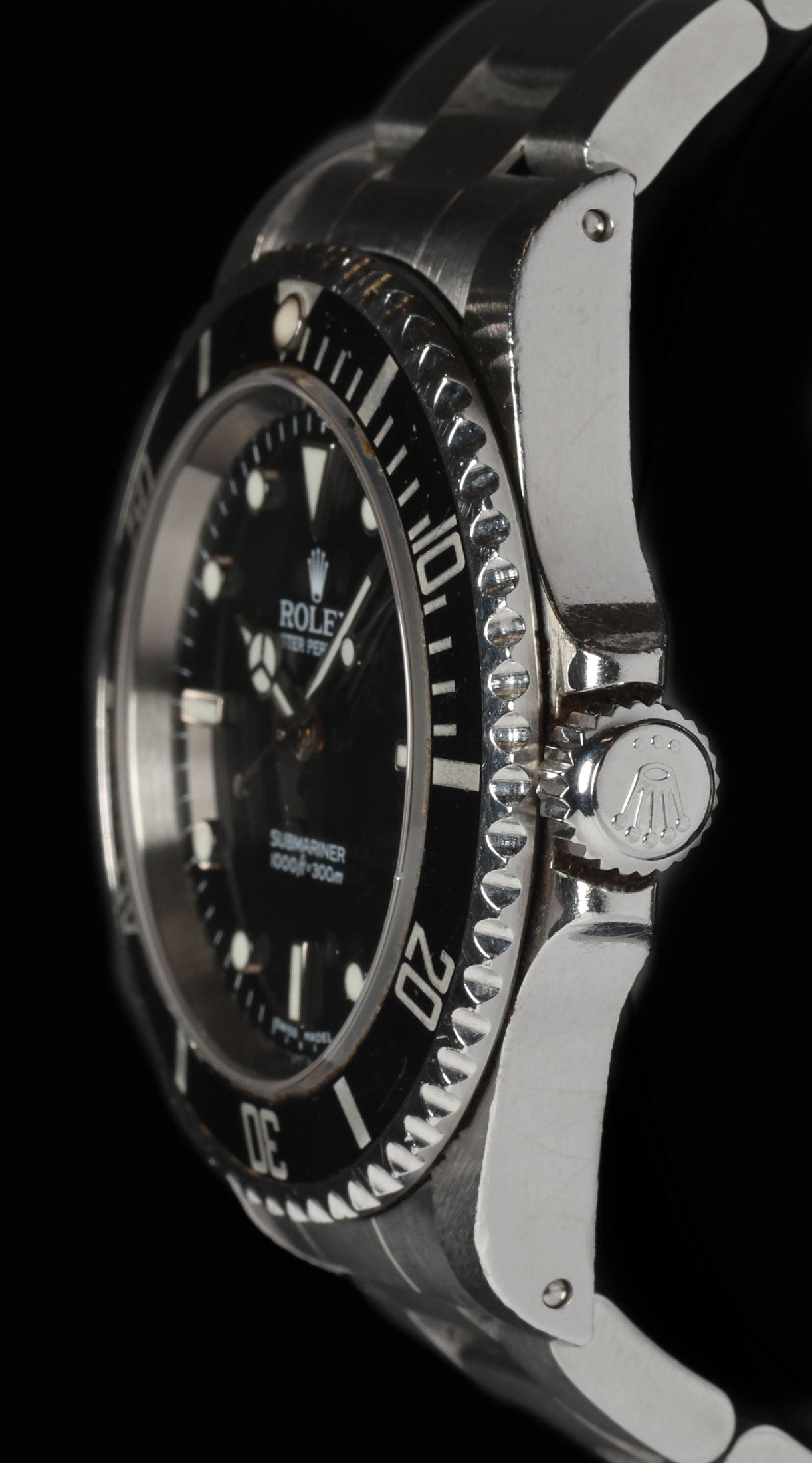 Pre-owned vintage Rolex Submariner 14060M 40mm 2005 | Crown Vintage Watches