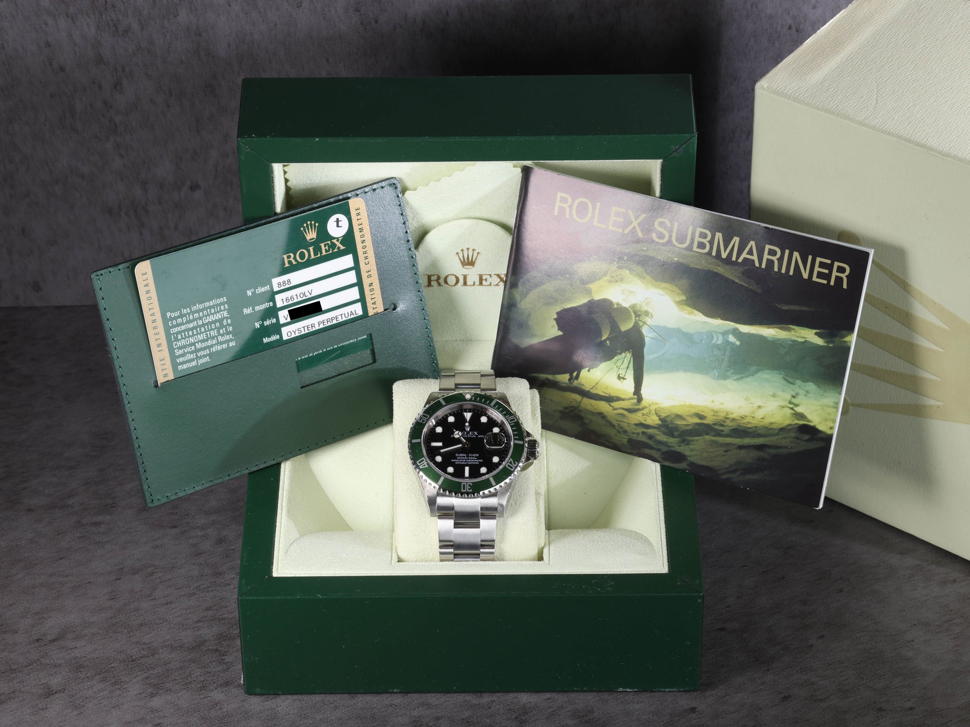 Pre-owned vintage Rolex Submariner 16610LV 'Kermit' 40MM 2010 Box and Papers | Crown Vintage Watches