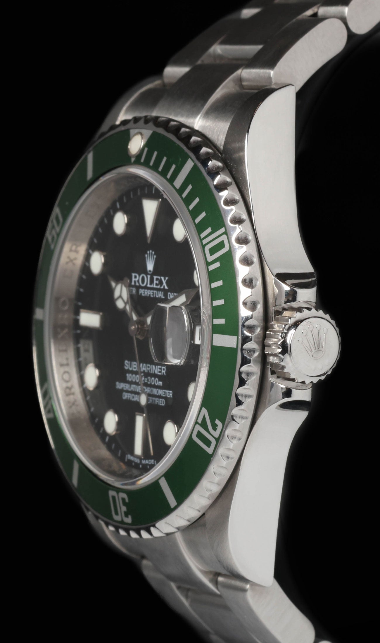 Pre-owned vintage Rolex Submariner 16610LV 'Kermit' 40MM 2010 Box and Papers | Crown Vintage Watches