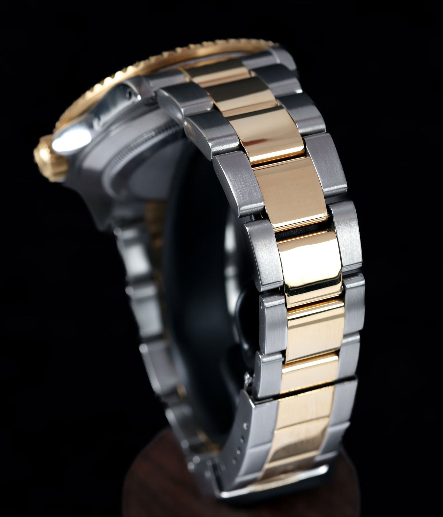 Vintage Rolex Submariner 40MM 16613 'Bluesy' 1993 | Crown Vintage Watches