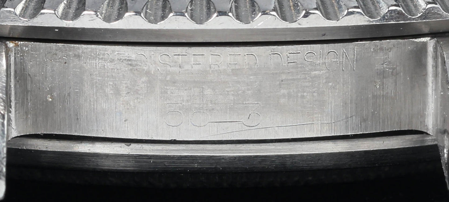 Preowned vintage Rolex Submariner 5513 Tropical Dial 40mm 1967 | Crown Vintage Watches