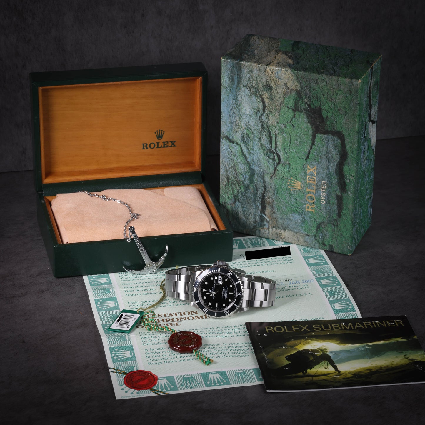 Preowned vintage Rolex Submariner Date 16610 40mm 2002 Full Set | Crown Vintage Watches