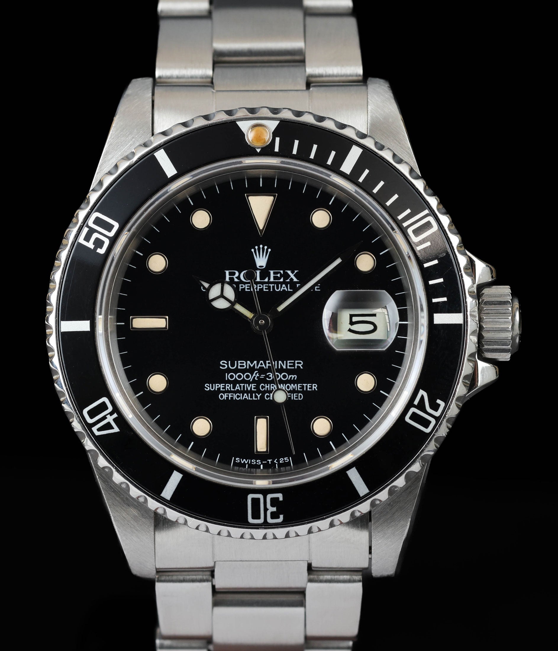 Pre-owned vintage Rolex Submariner Date 16800 40MM 1985 | Crown Vintage Watches
