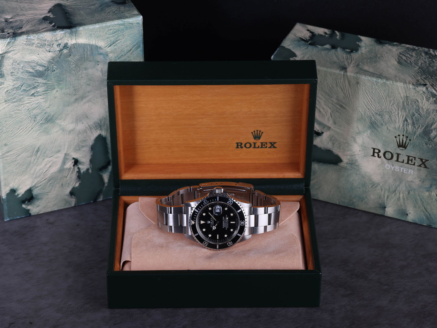 Pre-owned vintage Rolex Submariner Date 168000 40MM 1987 Watch & Box | Crown Vintage Watches