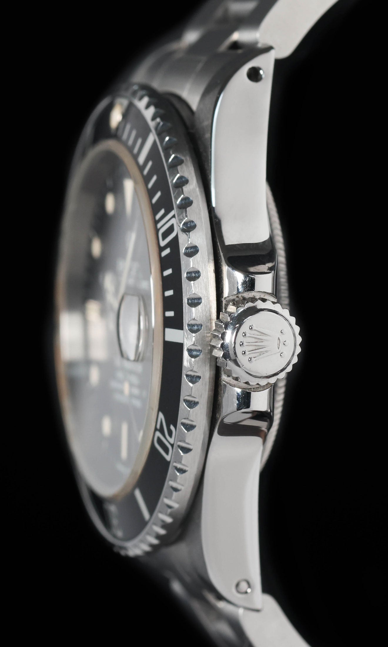 Pre-owned vintage Rolex Submariner Date 40MM 168000 | 1987 Watch & Box - Crown Vintage Watches