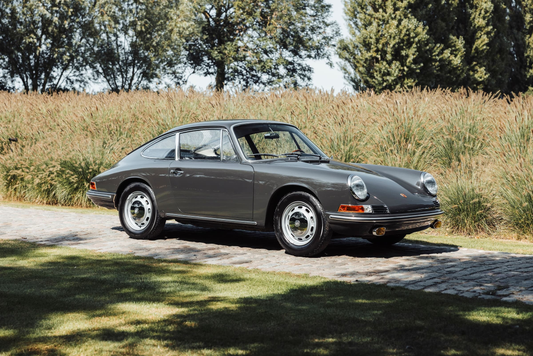 Heuer Carrera 2447 and the Short Wheelbase Porsche 911