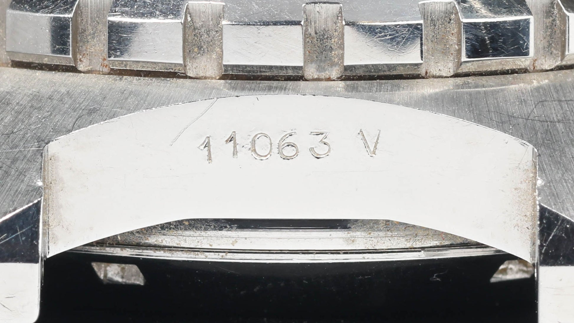 Preowned vintage Heuer Autavia 11063P 'Diver' 42mm 1983 | Crown Vintage Watches