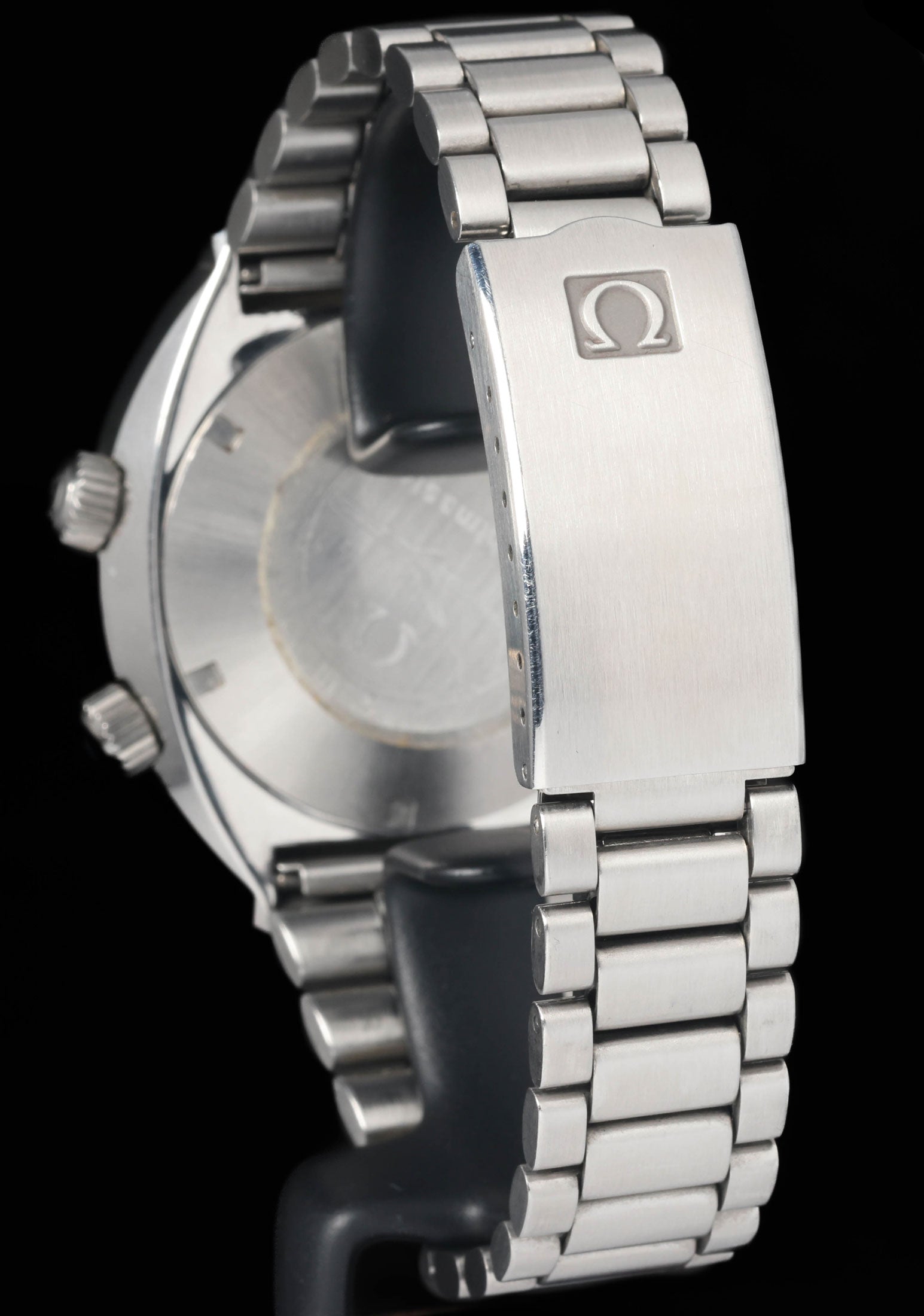 Preowned vintage Omega Flightmaster 145.026 44mm 1970s | Crown Vintage Watches