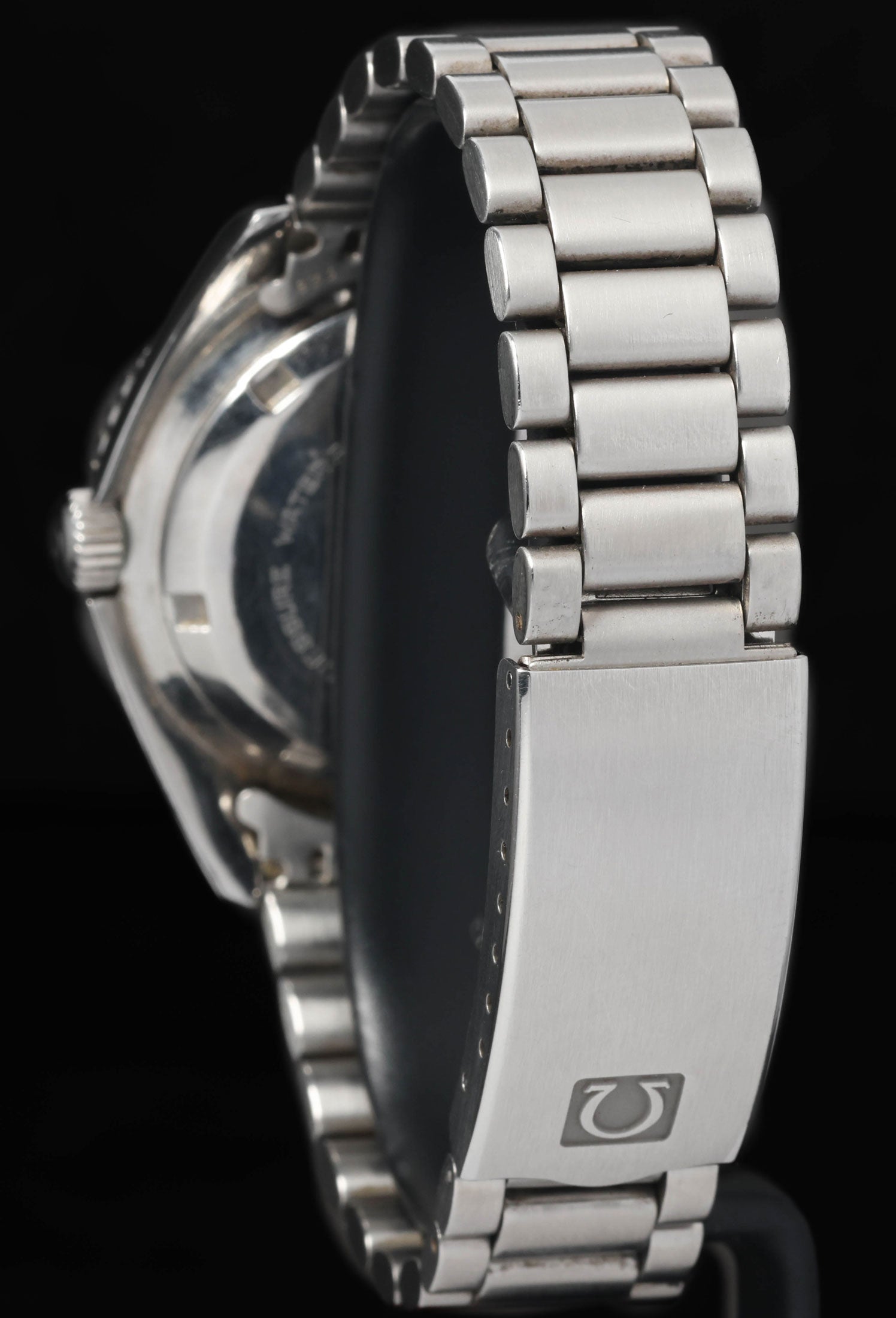 Preowned vintage Omega Seamaster 300 Reference 165.024 41mm 1960s | Crown Vintage Watches