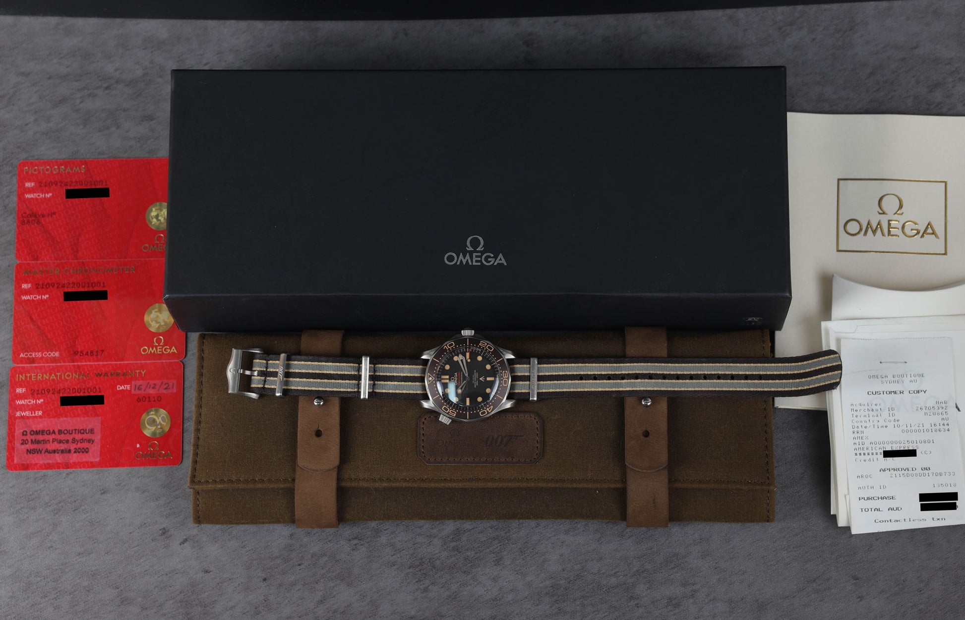 Pre-owned vintage Omega Seamaster 300M 'No time to Die' Ref 210.92.42.20.01.001 42MM 2021 | Crown Vintage Watches