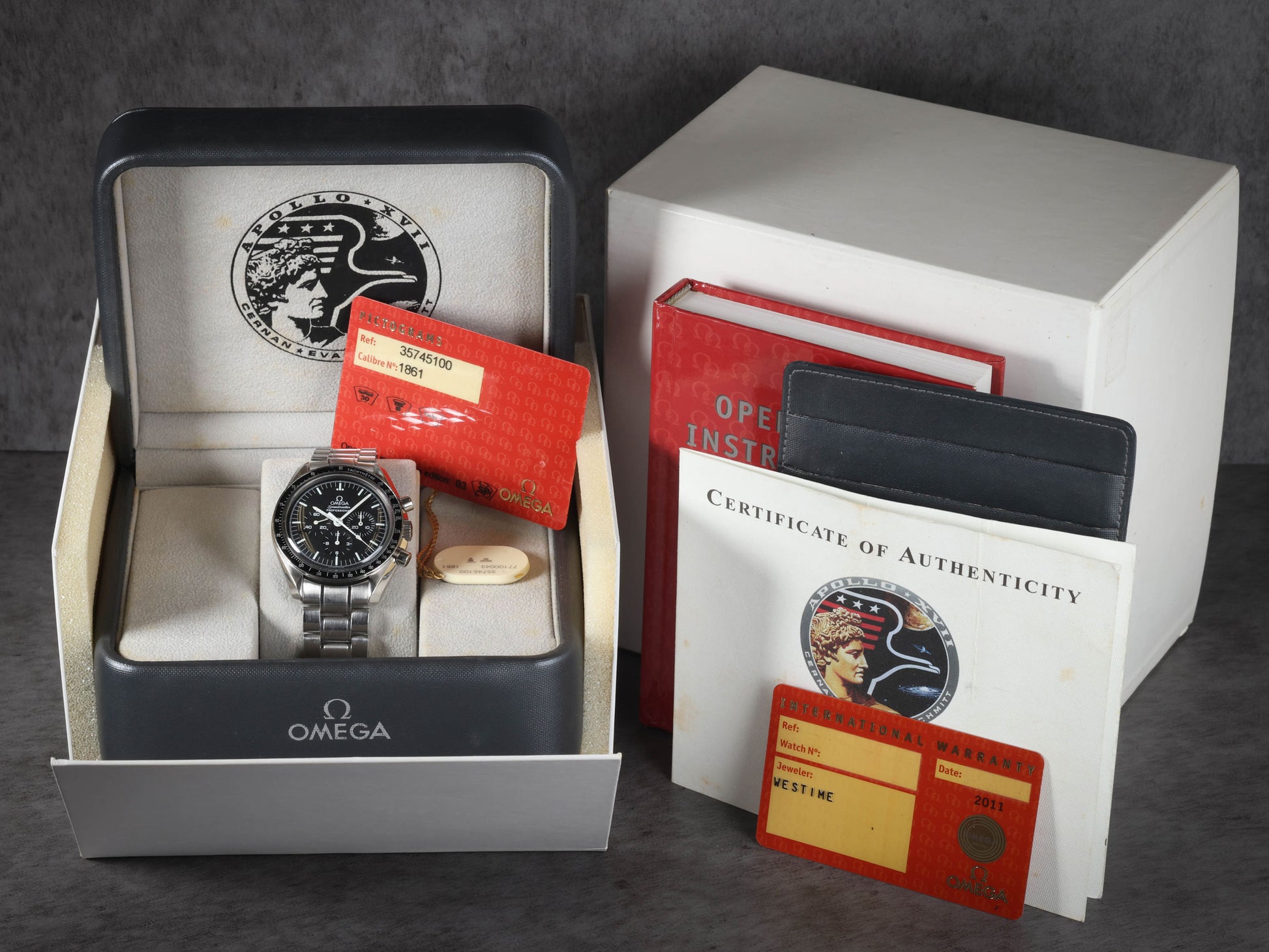 Preowned vintage Omega Speedmaster 3574.51 Apollo 17 'Ed Cernan' 42mm Circa 2002 | Crown Vintage Watches