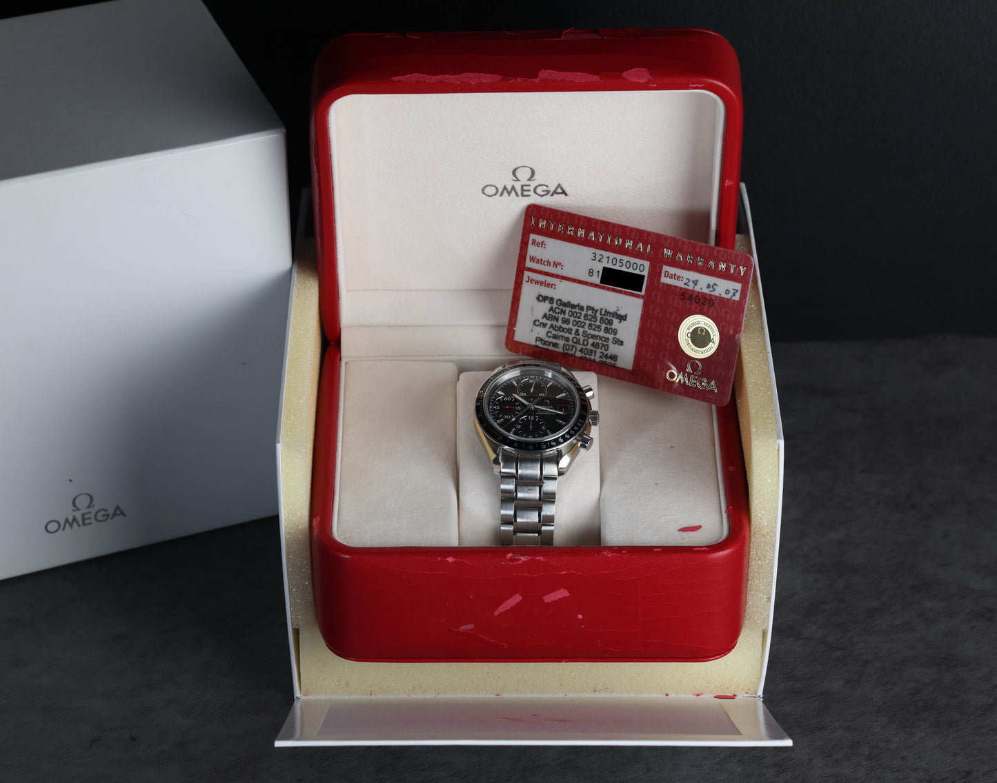 Pre-owned vintage Omega Speedmaster Date Ref 3210.50 40MM 2007 Box & Papers | Crown Vintage Watches