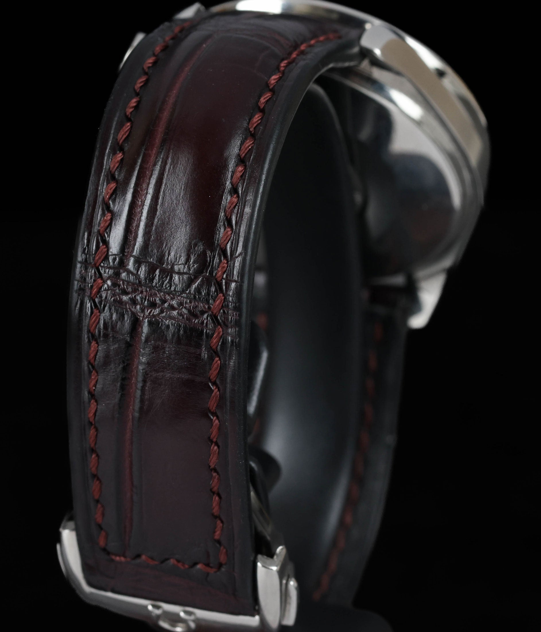 Pre-owned vintage Omega Speedmaster Reduced 'Red Schumacher' 39MM 3810.61.41 1995 | Crown Vintage Watches 