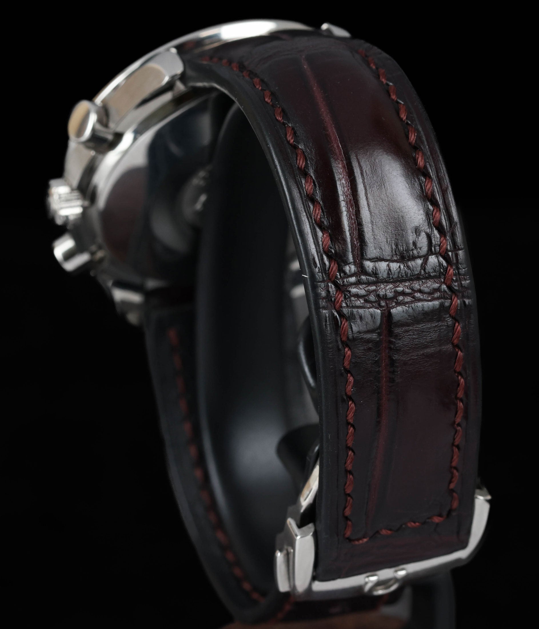 Pre-owned vintage Omega Speedmaster Reduced 'Red Schumacher' 39MM 3810.61.41 1995 | Crown Vintage Watches 
