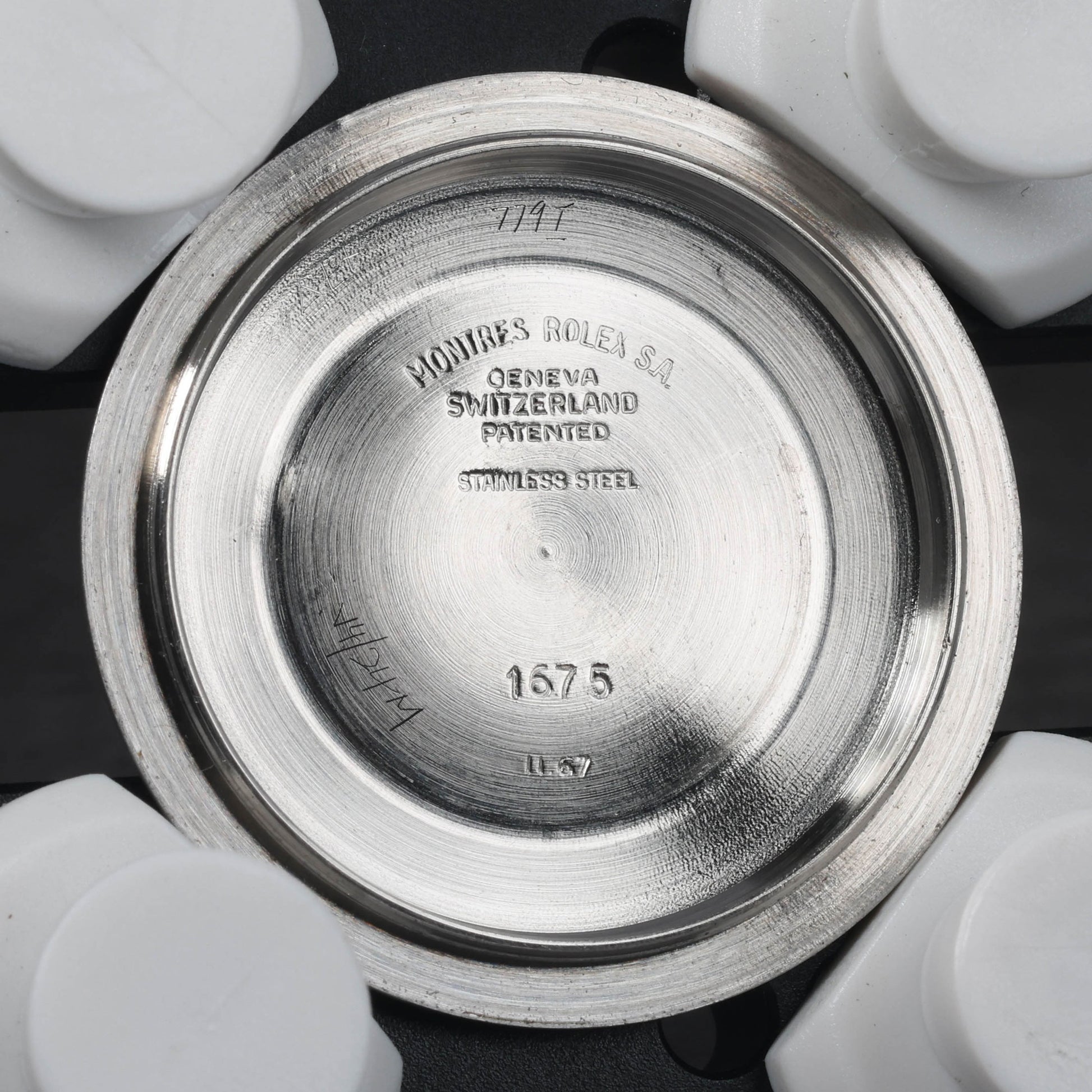 Preowned vintage Rolex GMT Master 1675 'Fuchsia' Pepsi 40MM 1968 | Crown Vintage Watches