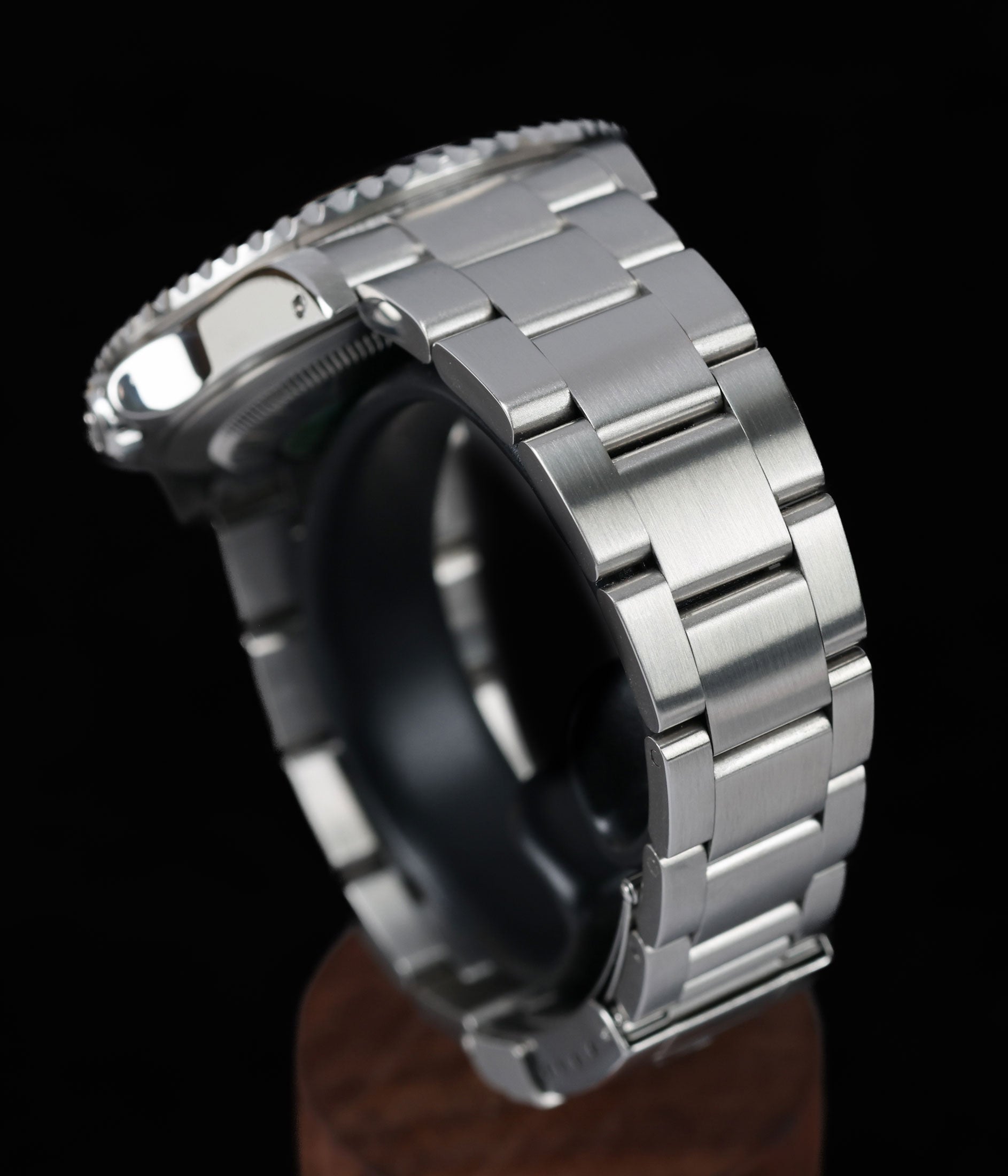Vintage Rolex GMT Master II ‘Coke’ 16710 40mm 2002 | Crown Vintage Watches