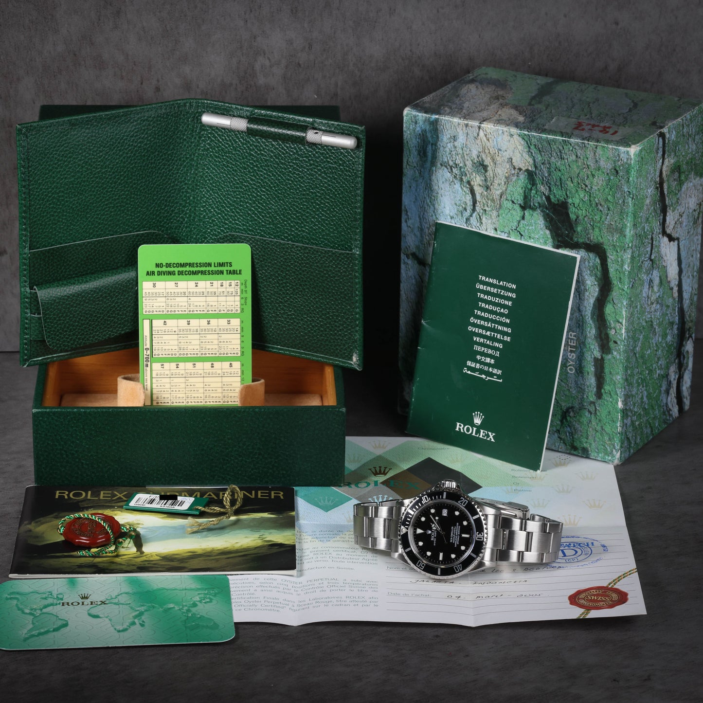 Preowned vintage Rolex Sea Dweller 40MM 'SD4K' 16600 2004 Box & Papers | Crown Vintage Watches