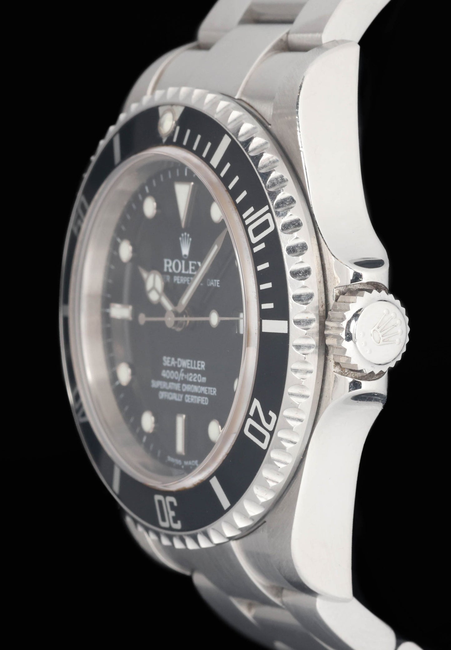Preowned vintage Rolex Sea Dweller 40MM 'Swiss Made' 16600 2005 Box & Papers | Crown Vintage Watches