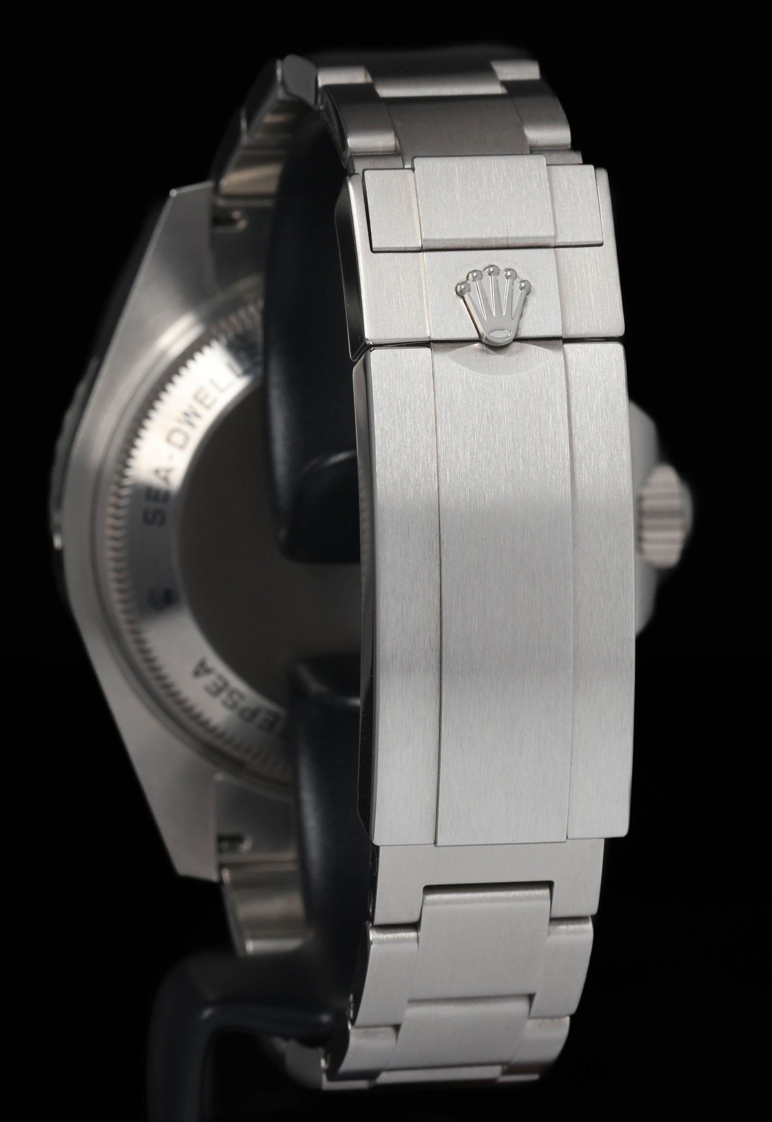 Pre-owned vintage Rolex Sea Dweller Deep Sea 116660 'James Cameron' 44MM 2014 | Crown Vintage Watches