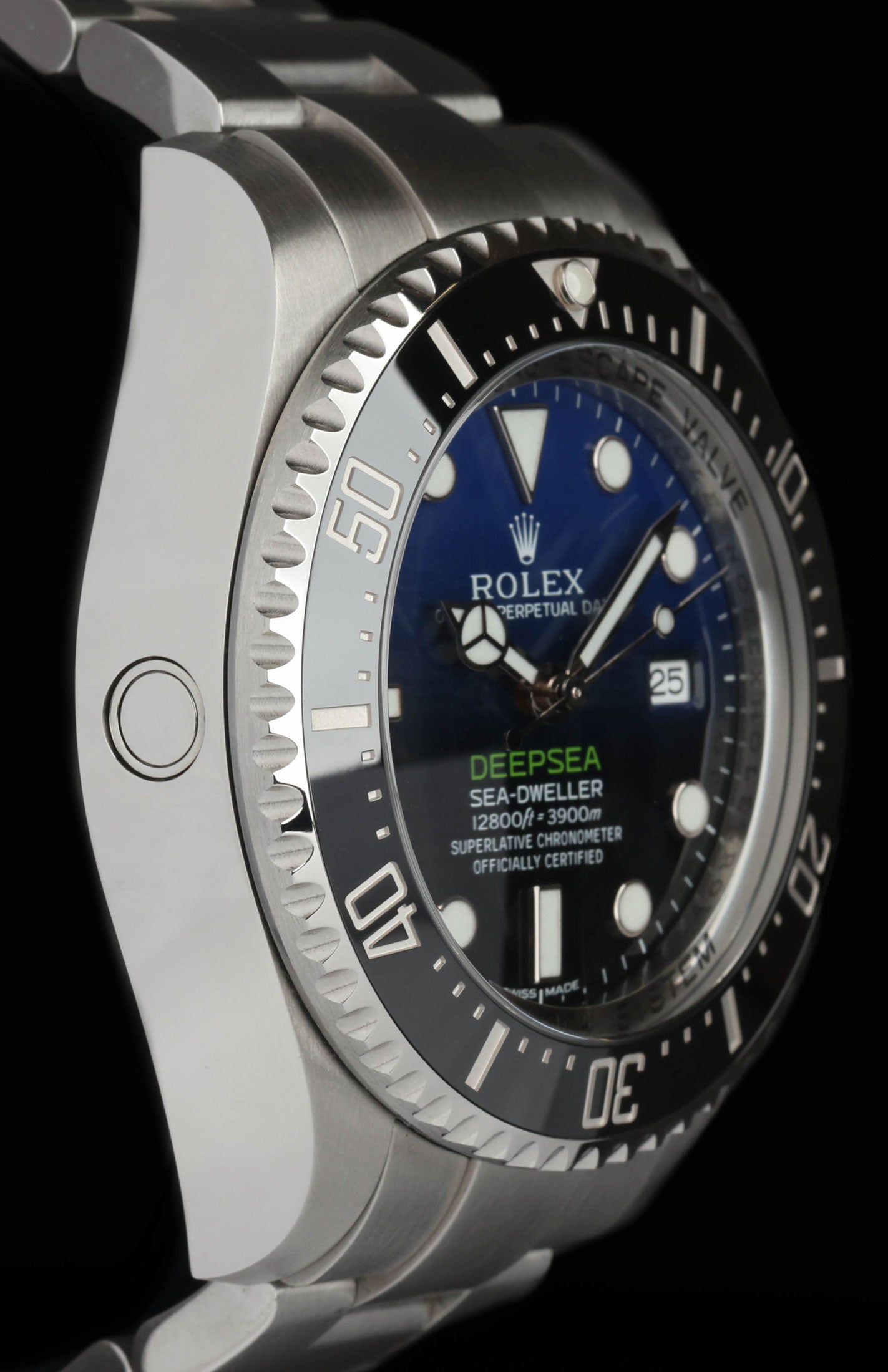 Pre-owned vintage Rolex Sea Dweller Deep Sea 116660 'James Cameron' 44MM 2014 | Crown Vintage Watches