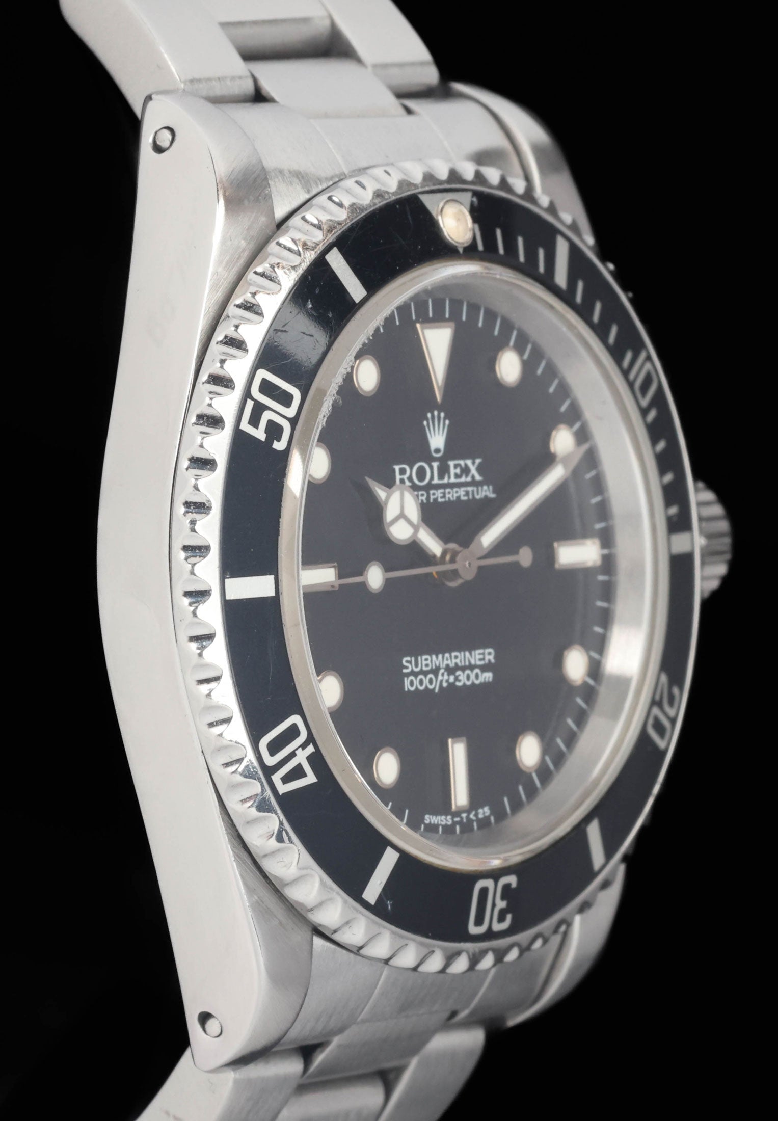 Preowned vintage Rolex Submariner 14060 40mm 1996 | Crown Vintage Watches