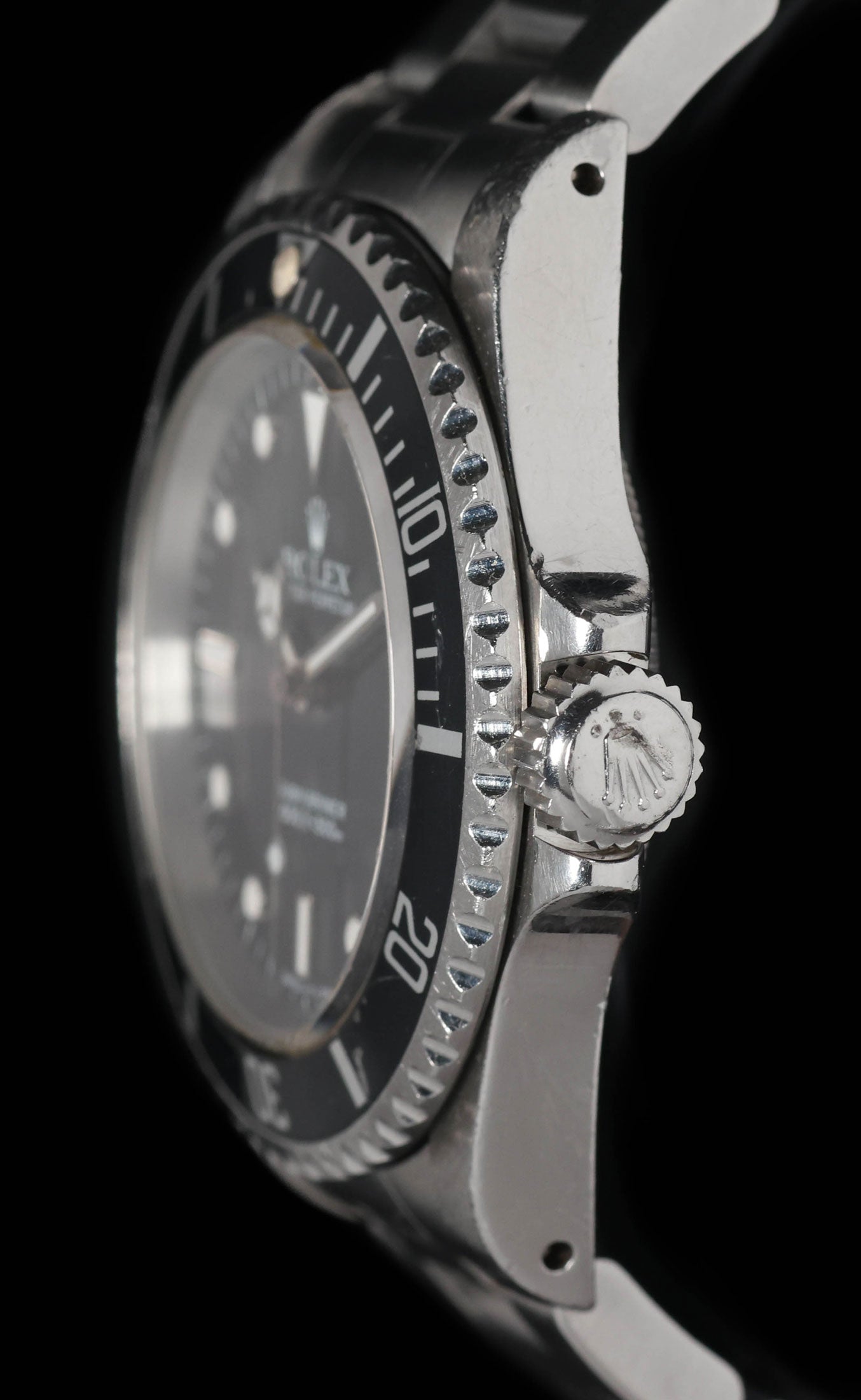 Pre-owned vintage Rolex Submariner 14060 40mm 1995 | Crown Vintage Watches