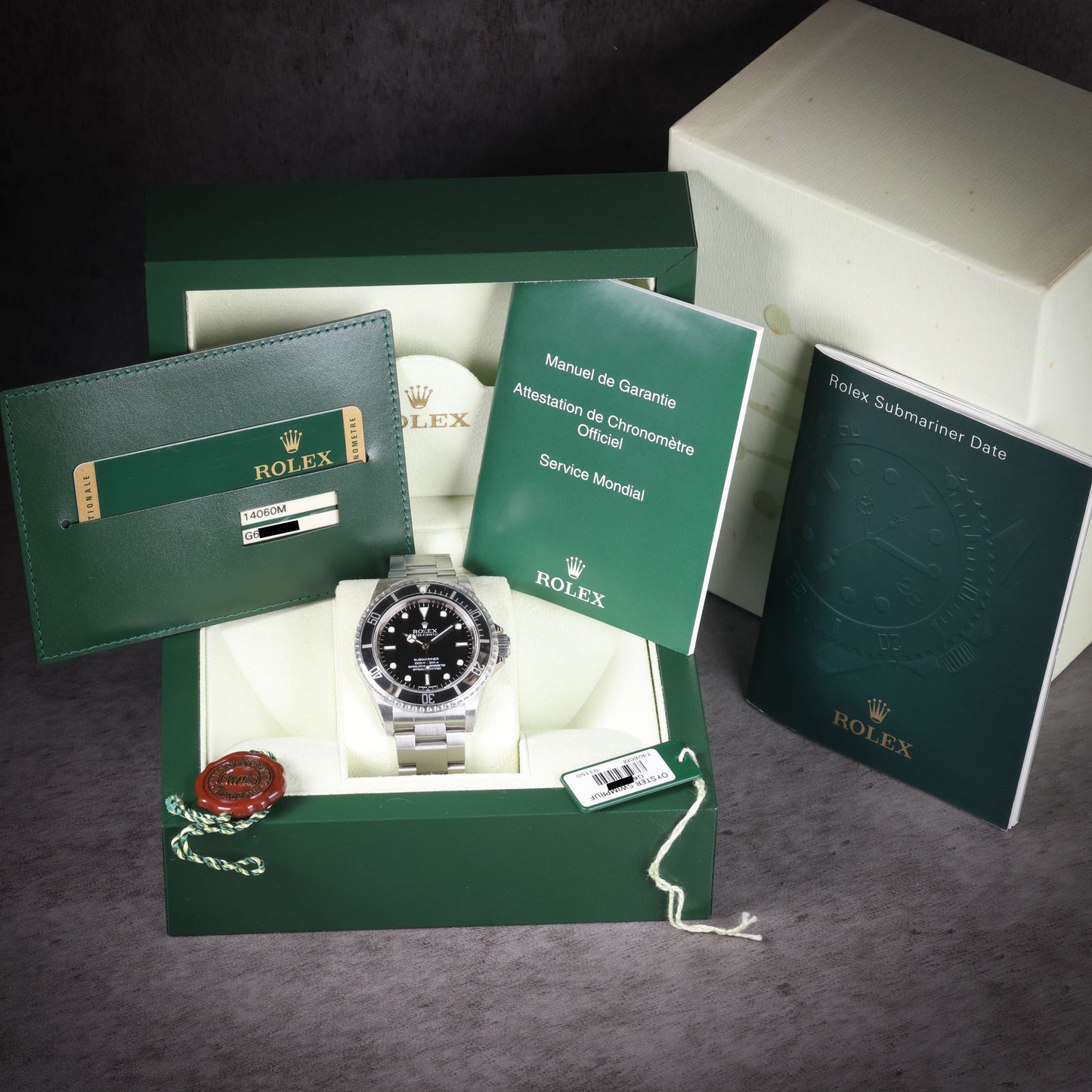 Preowned vintage Rolex Submariner 14060M 40MM 2010 | Box & Papers | Crown Vintage Watches