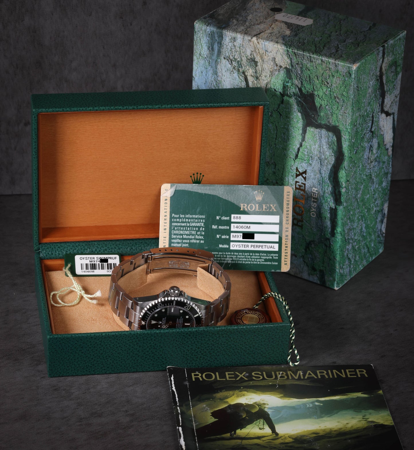 Preowned vintage Rolex Submariner 14060M 40mm 2008 | Crown Vintage Watches
