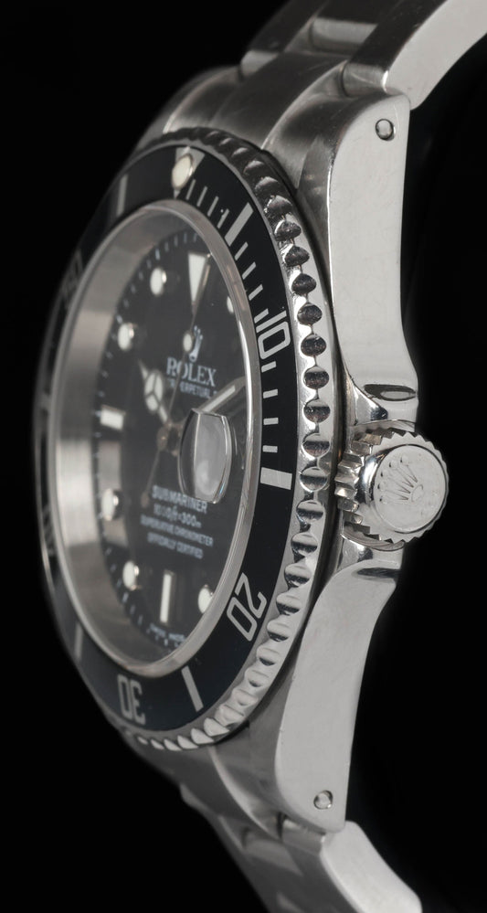 Pre-owned vintage Rolex Submariner 16610 40mm 2000 | Crown Vintage Watches