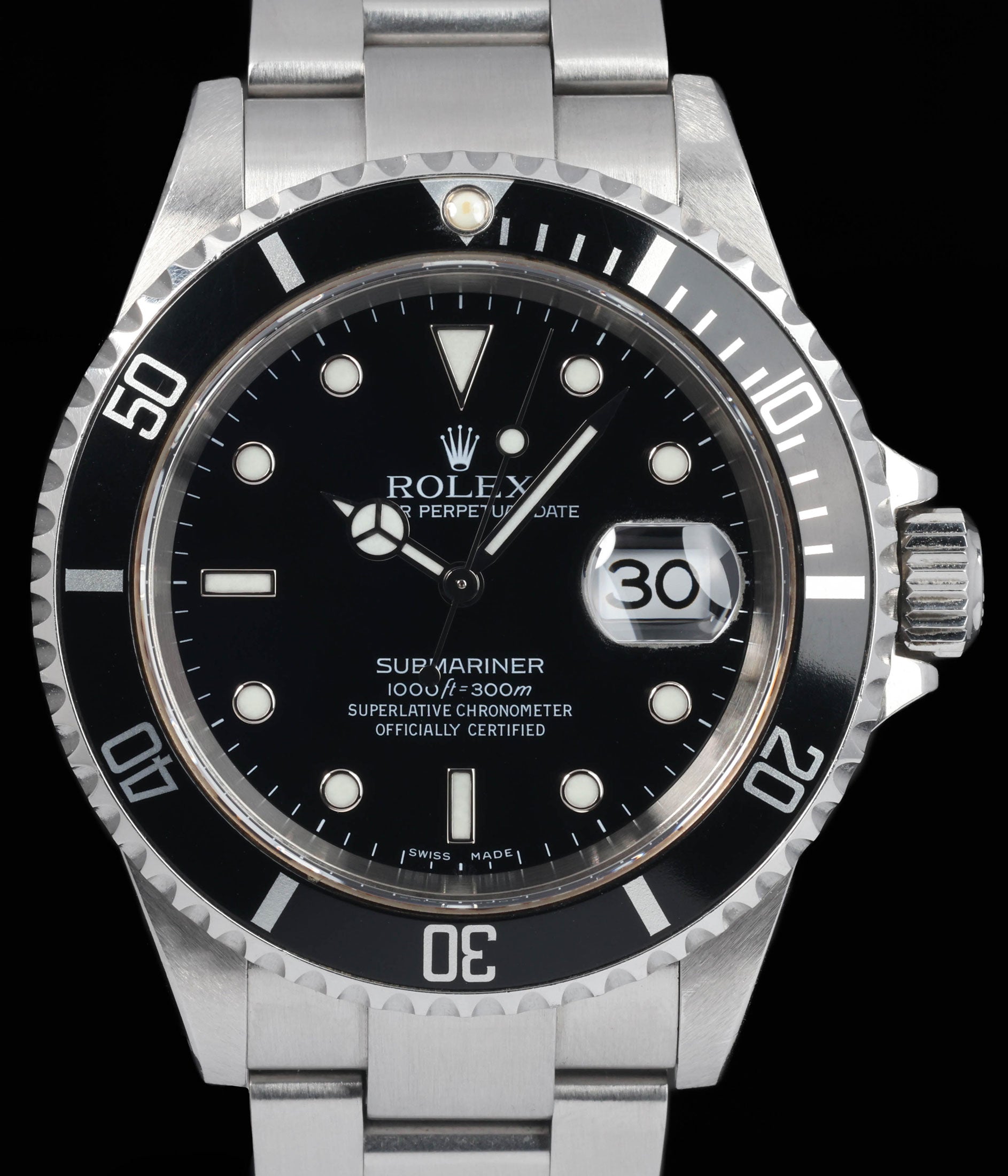 Pre-owned vintage Rolex Submariner 16610 40mm 2004 Full Set | Crown Vintage Watches