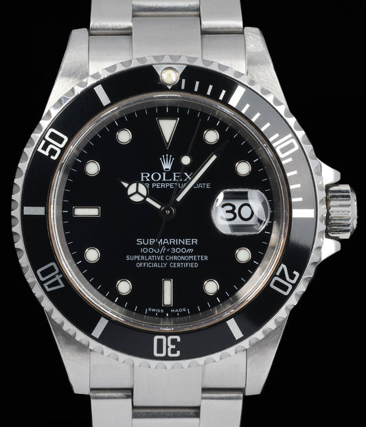 Pre-owned vintage Rolex Submariner 16610 40mm 2004 Full Set | Crown Vintage Watches