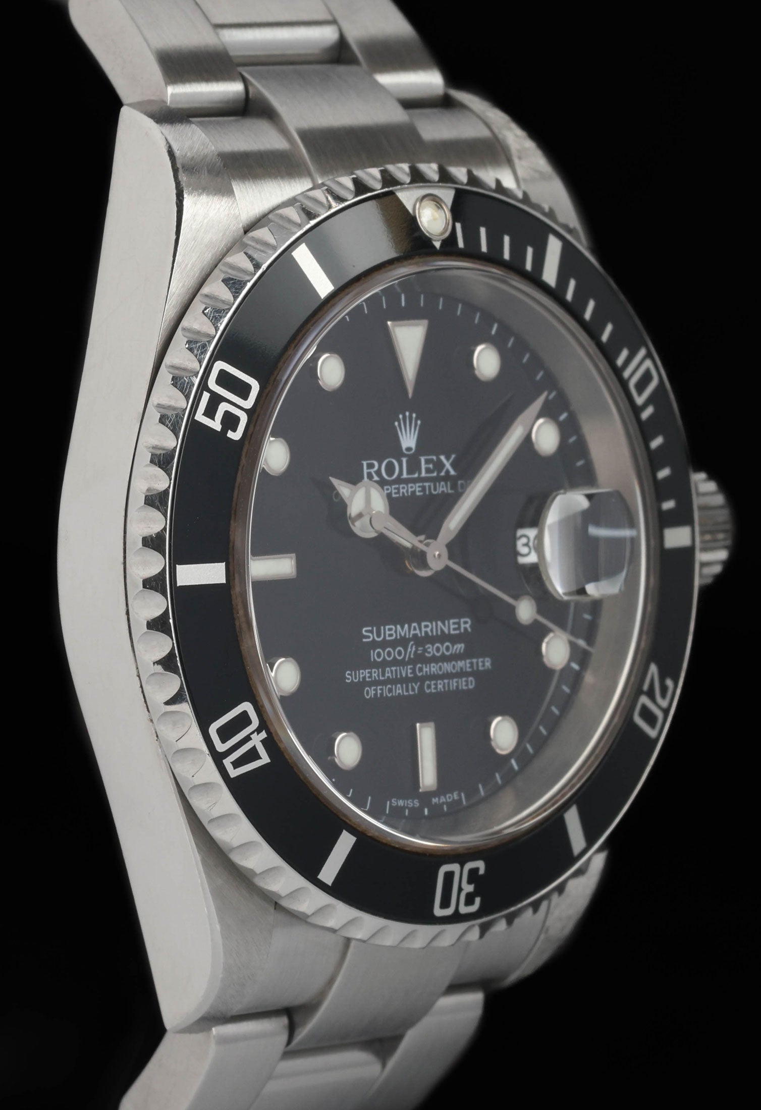 Pre-owned vintage Rolex Submariner 16610 40mm 2004 Full Set | Crown Vintage Watches