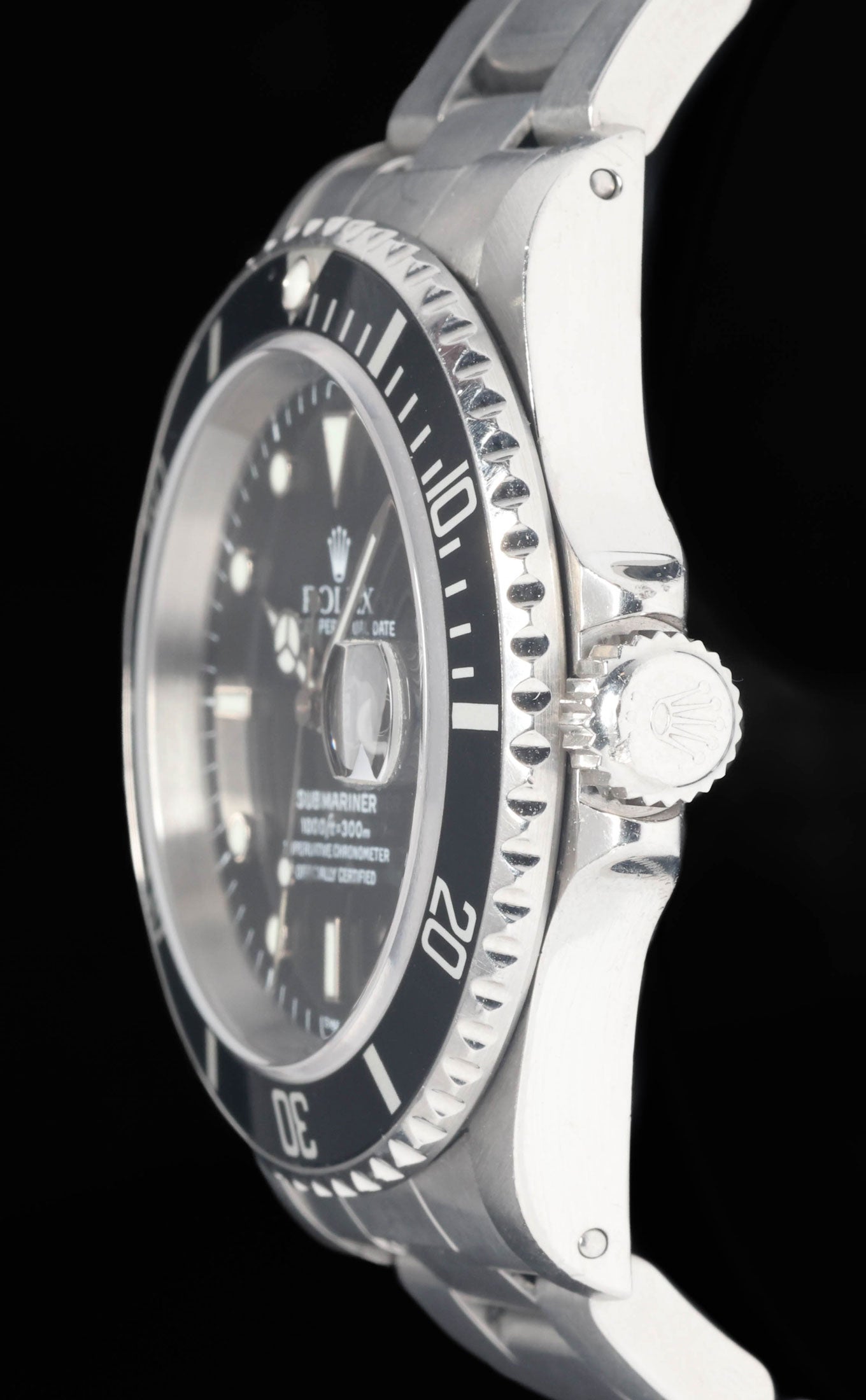 Preowned vintage Rolex Submariner 16610 'Swiss only' 40mm 1999 | Crown Vintage Watches