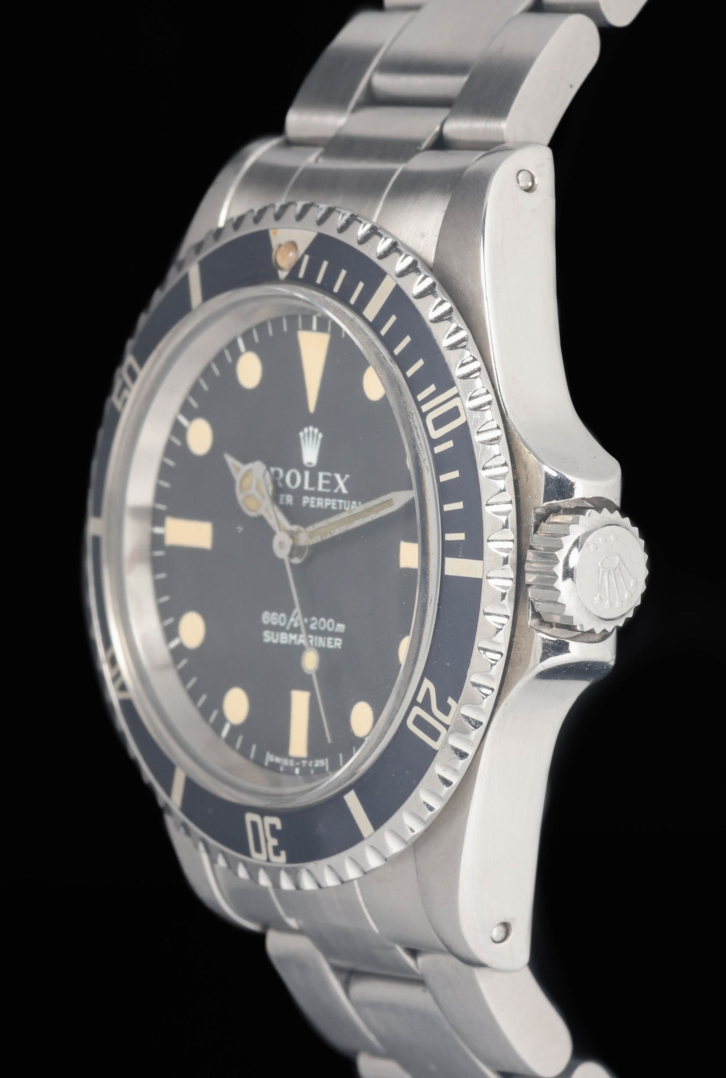 Preowned vintage Rolex Submariner 5513 'Serif Dial' 40mm 1978 | Crown Vintage Watches