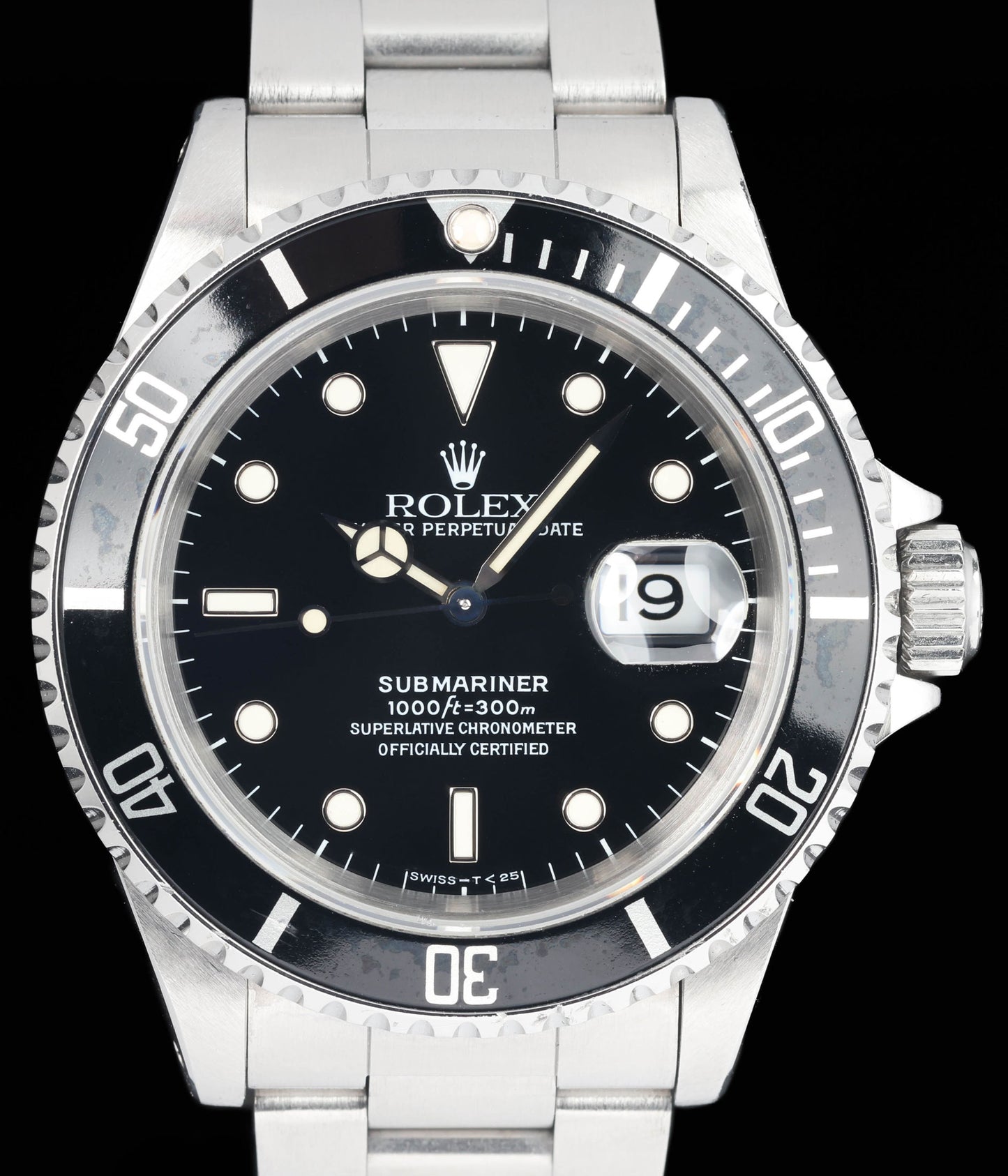 Preowned vintage Rolex Submariner Date 16610 40mm 1991 | Crown Vintage Watches